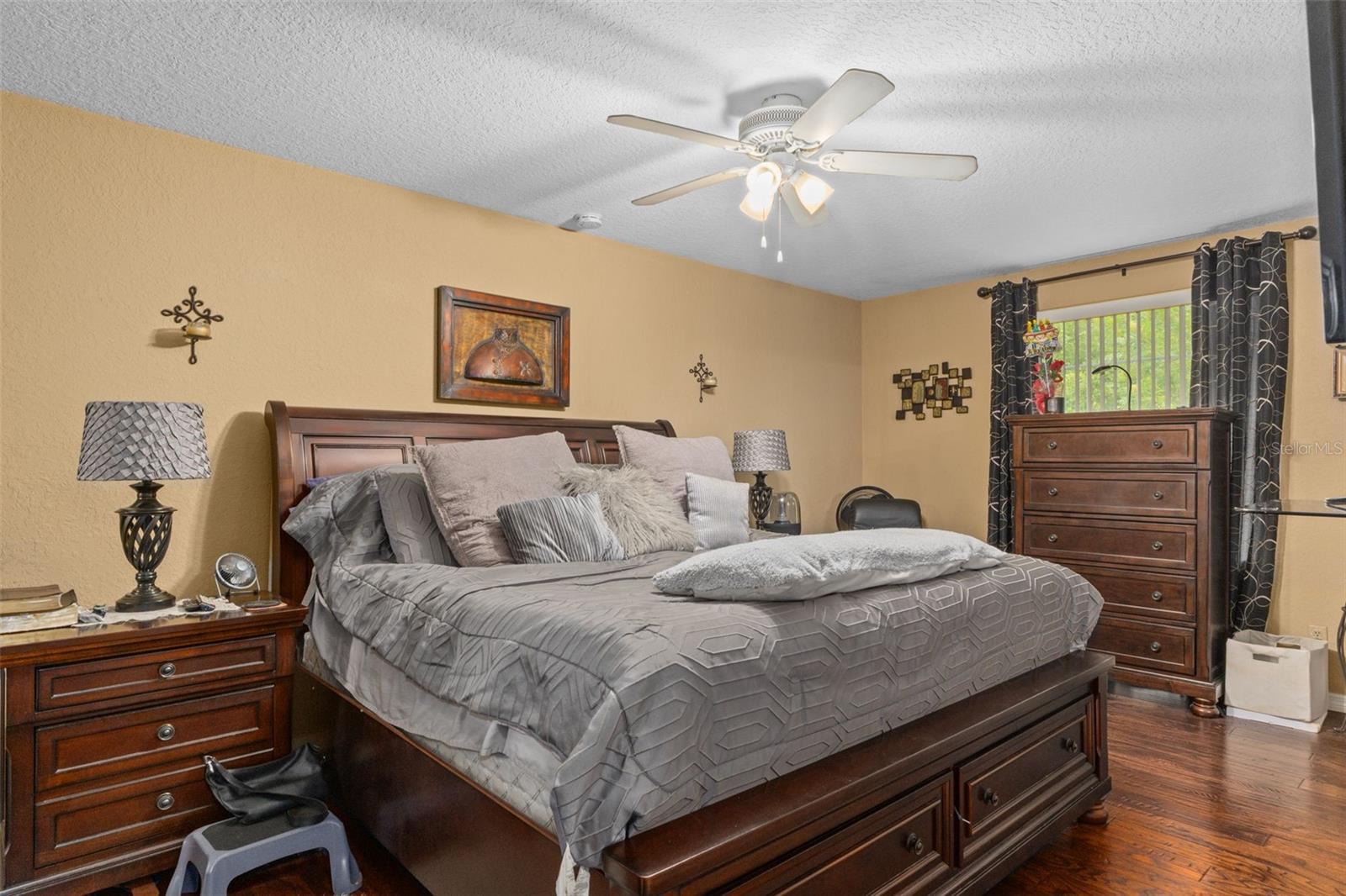 Listing photo id 6 for 3541 Cindy Lane