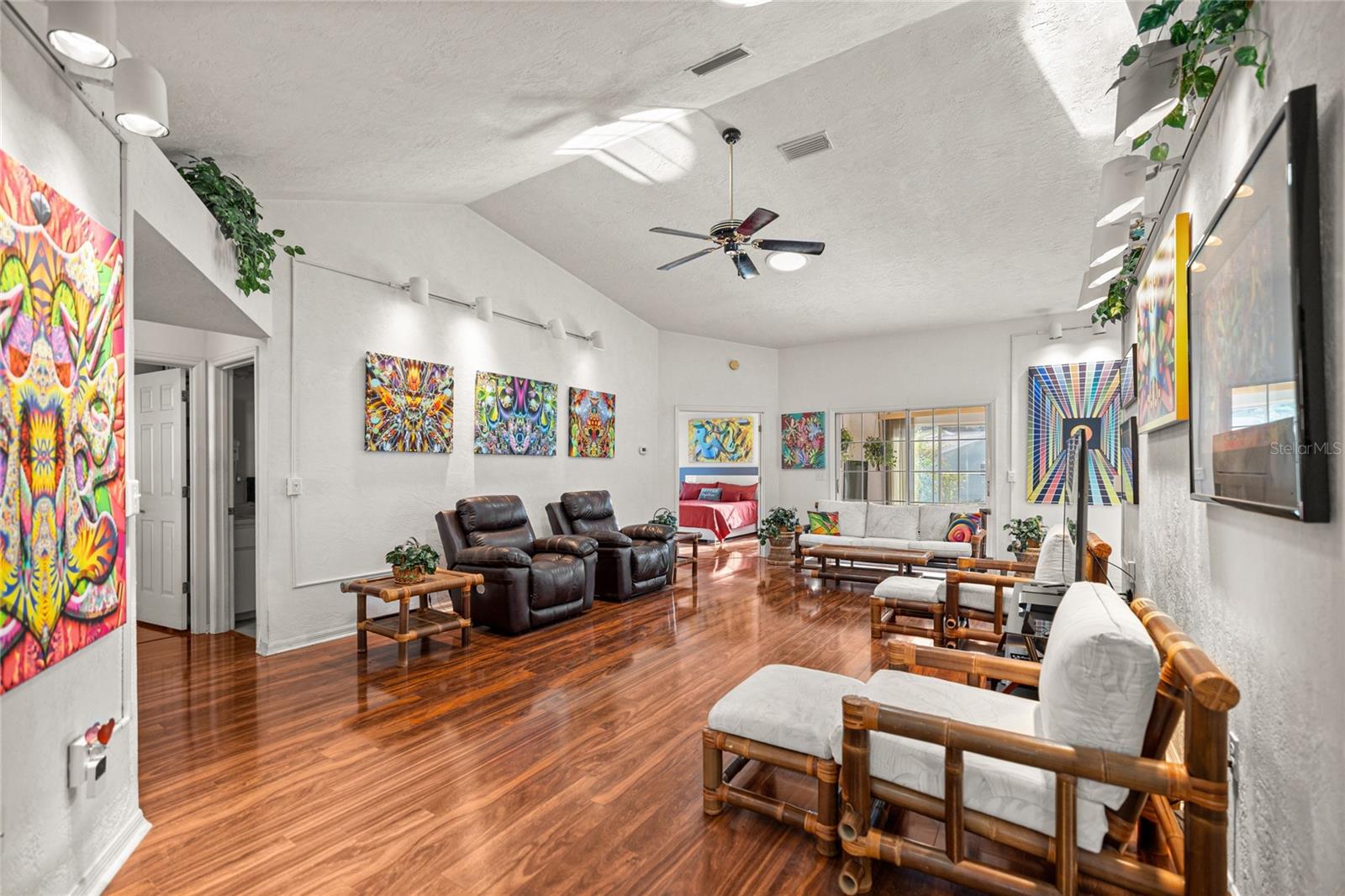 Image 6 of 30 For 10805 83rd Avenue