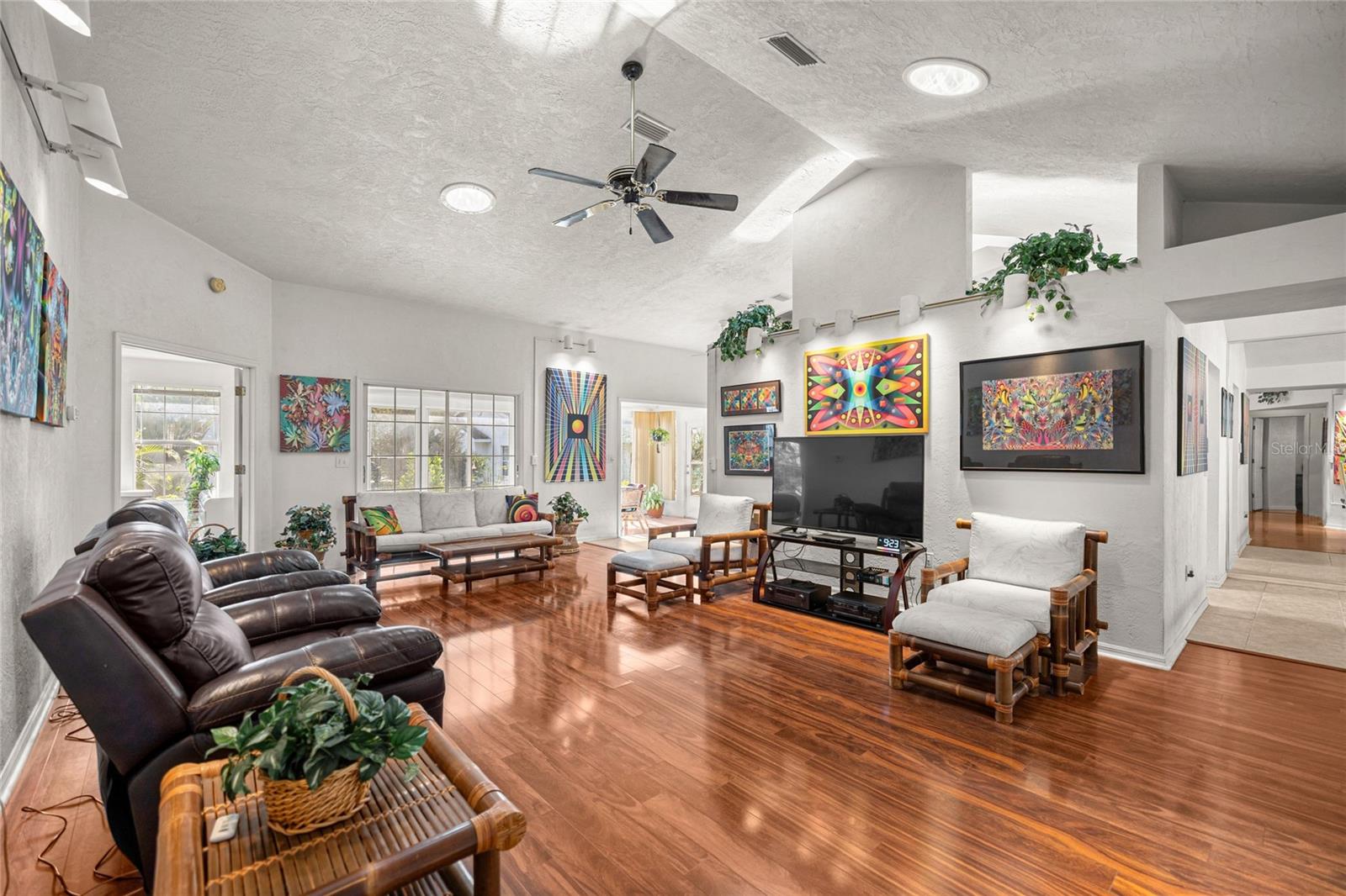 Image 7 of 30 For 10805 83rd Avenue