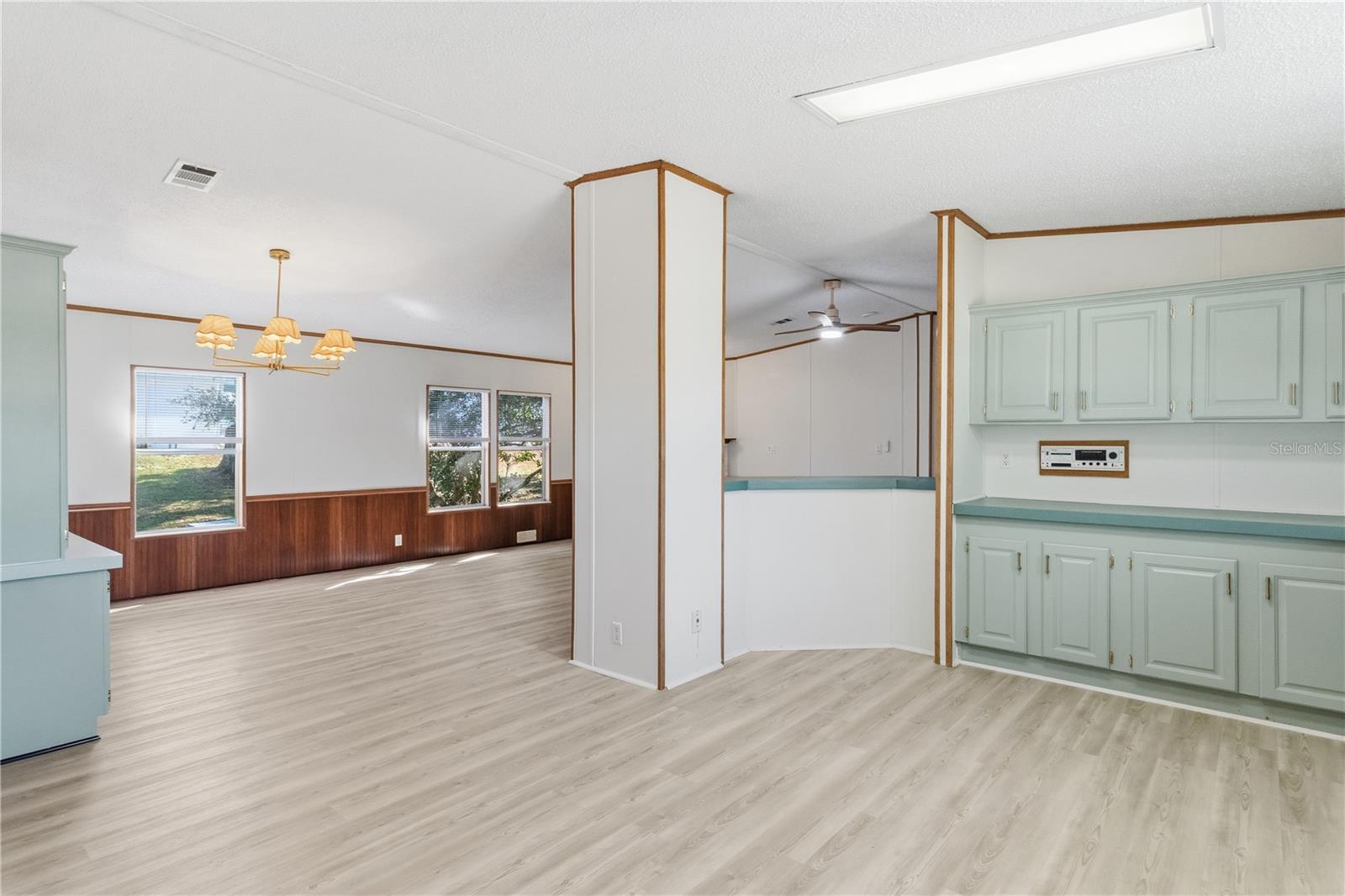 Image 11 of 62 For 7964 6th Place