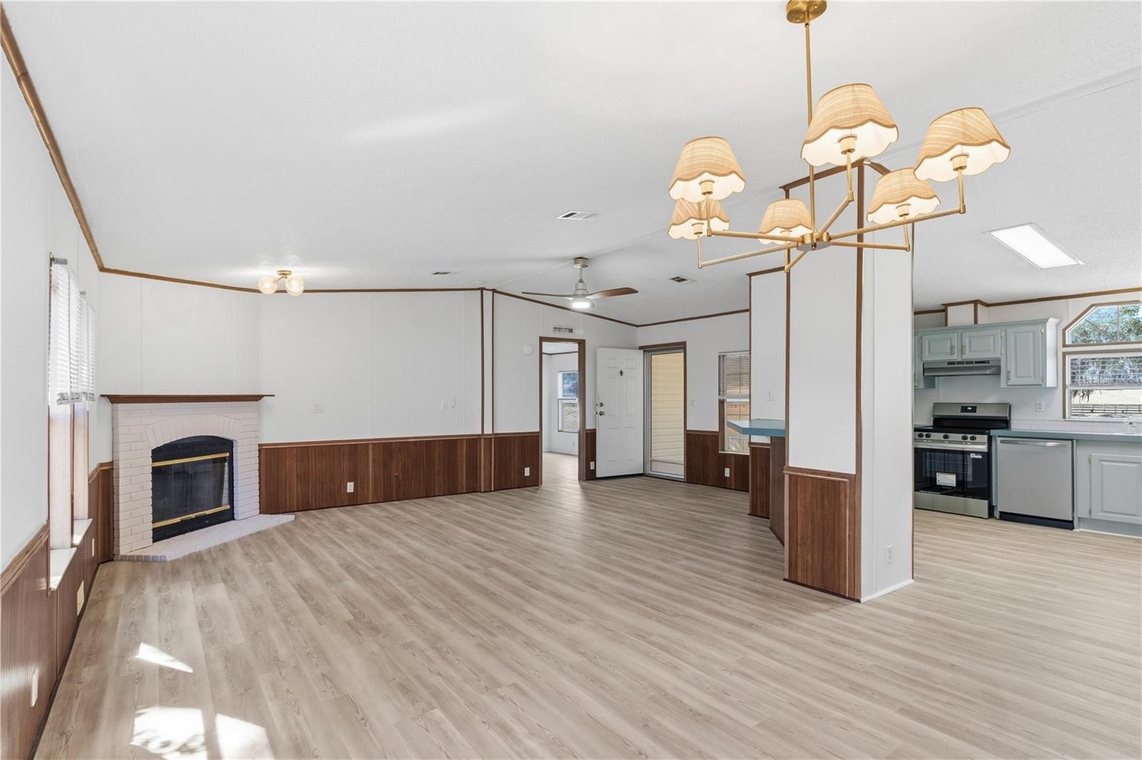 Image 12 of 62 For 7964 6th Place