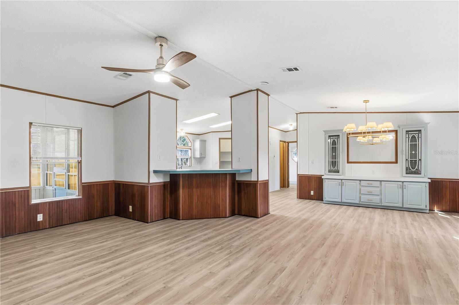 Image 14 of 62 For 7964 6th Place