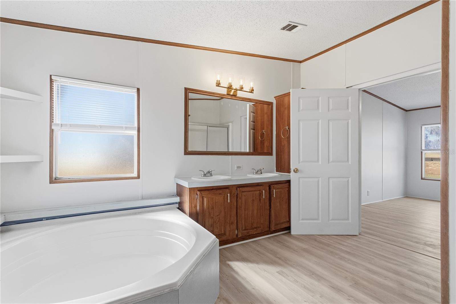 Image 19 of 62 For 7964 6th Place