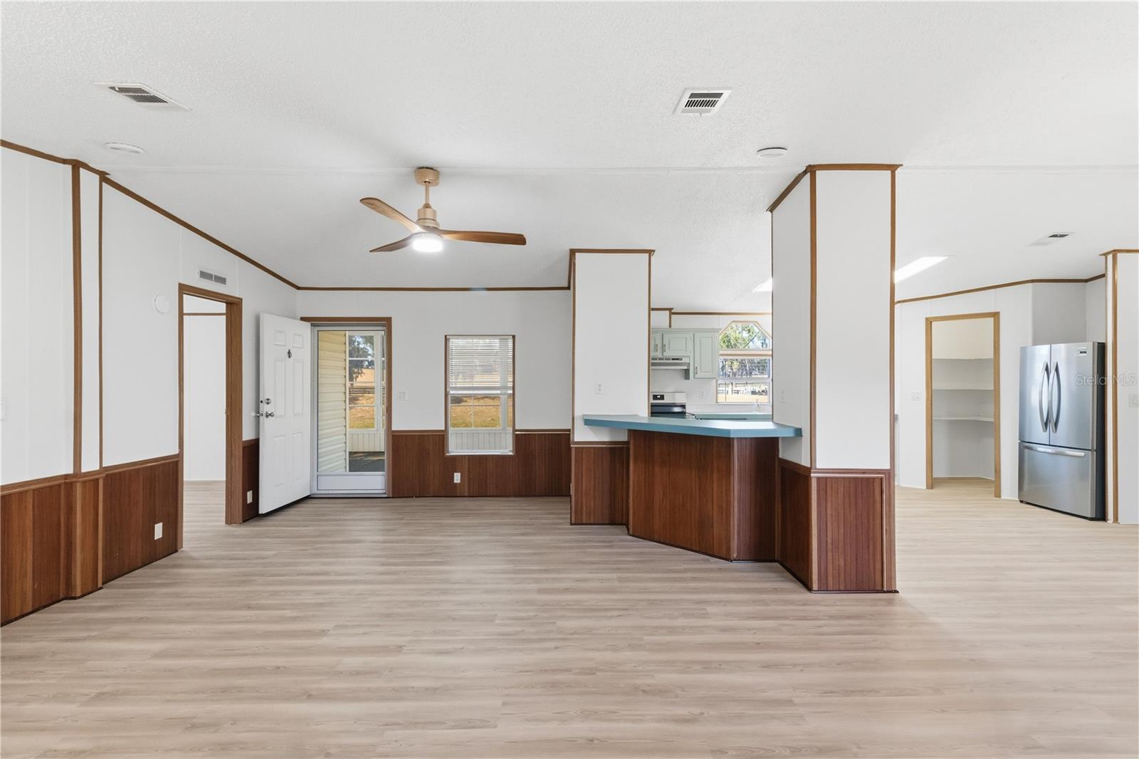 Image 22 of 62 For 7964 6th Place