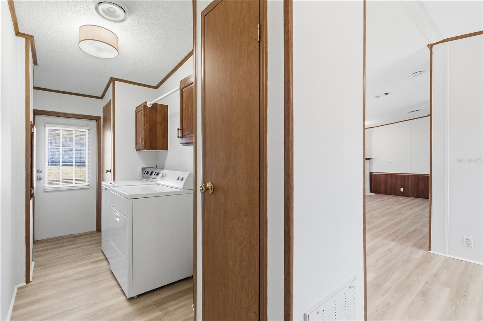 Image 23 of 62 For 7964 6th Place