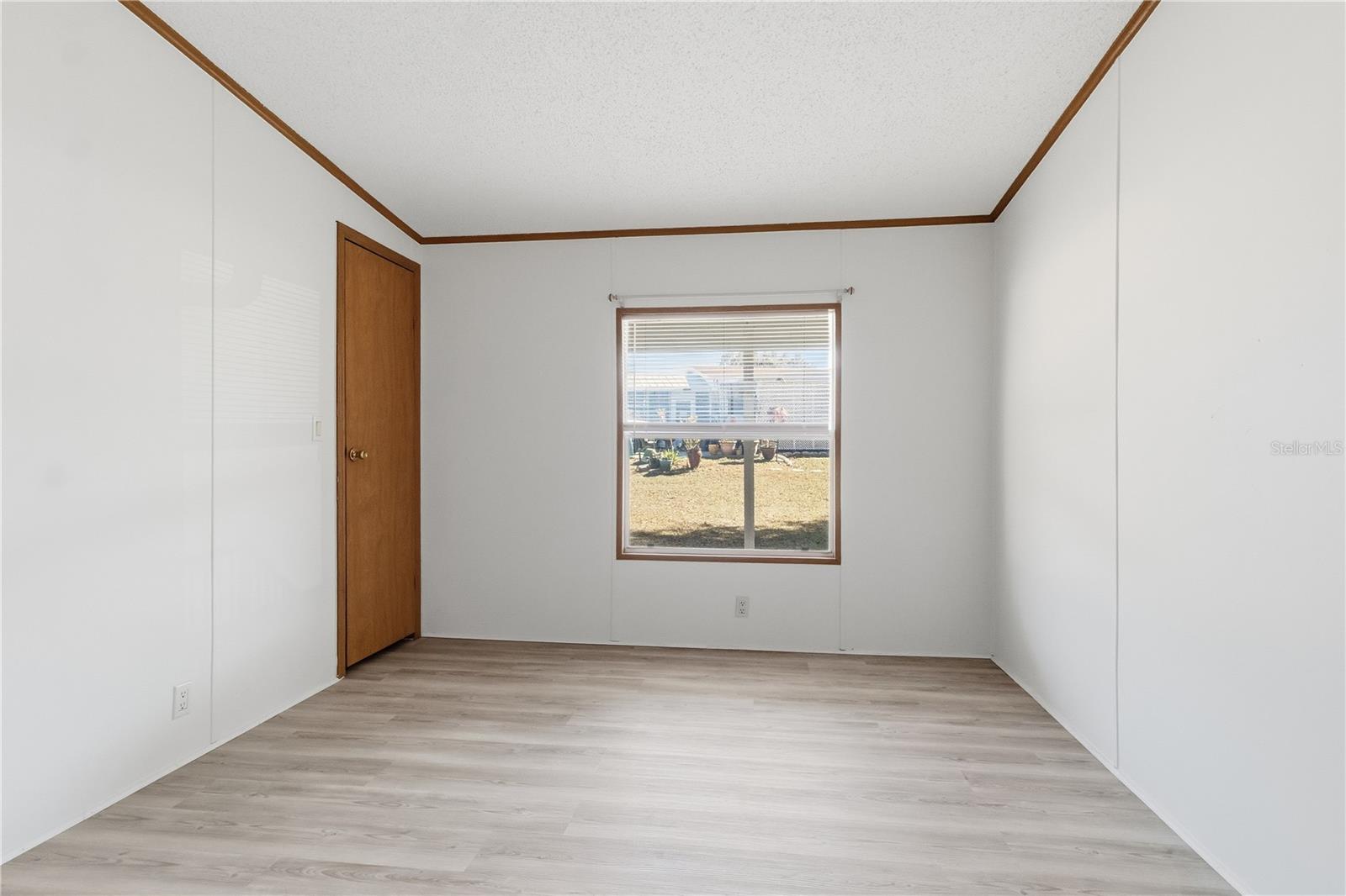 Image 25 of 62 For 7964 6th Place