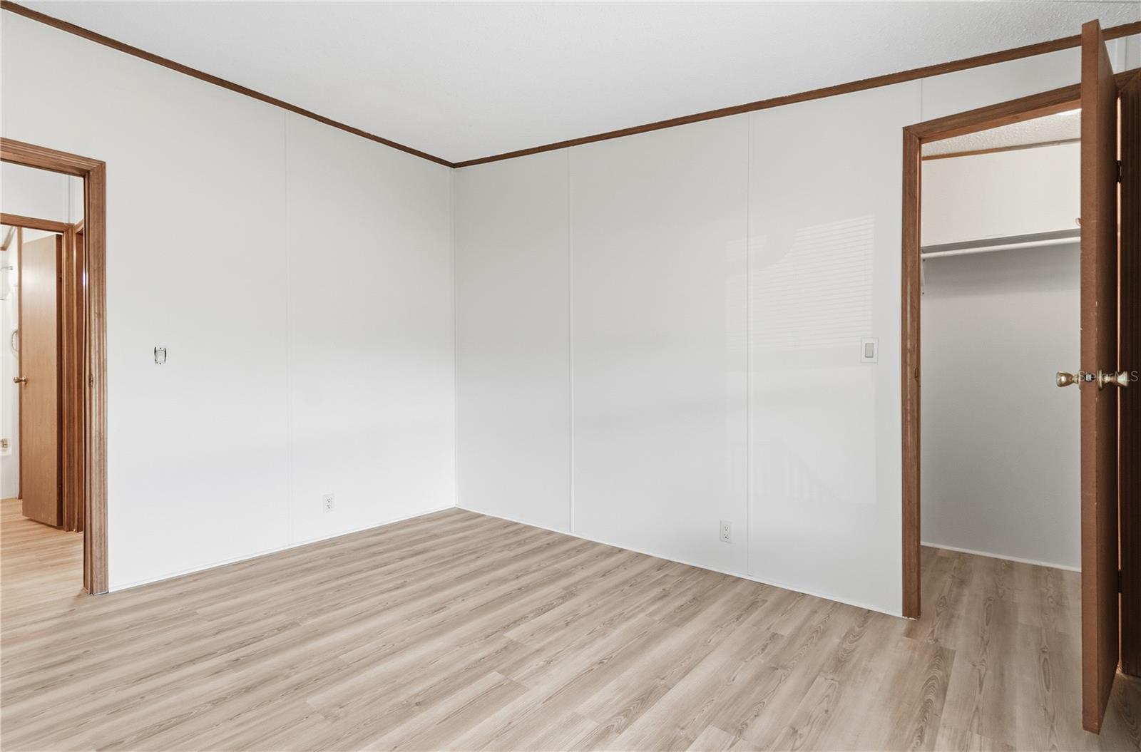 Image 26 of 62 For 7964 6th Place