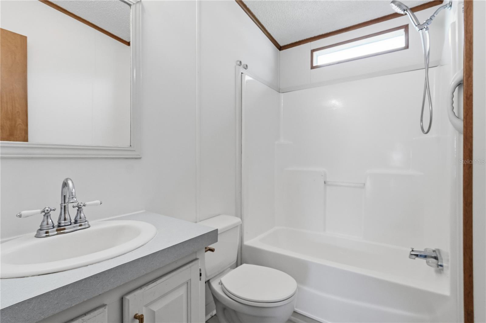 Image 27 of 62 For 7964 6th Place