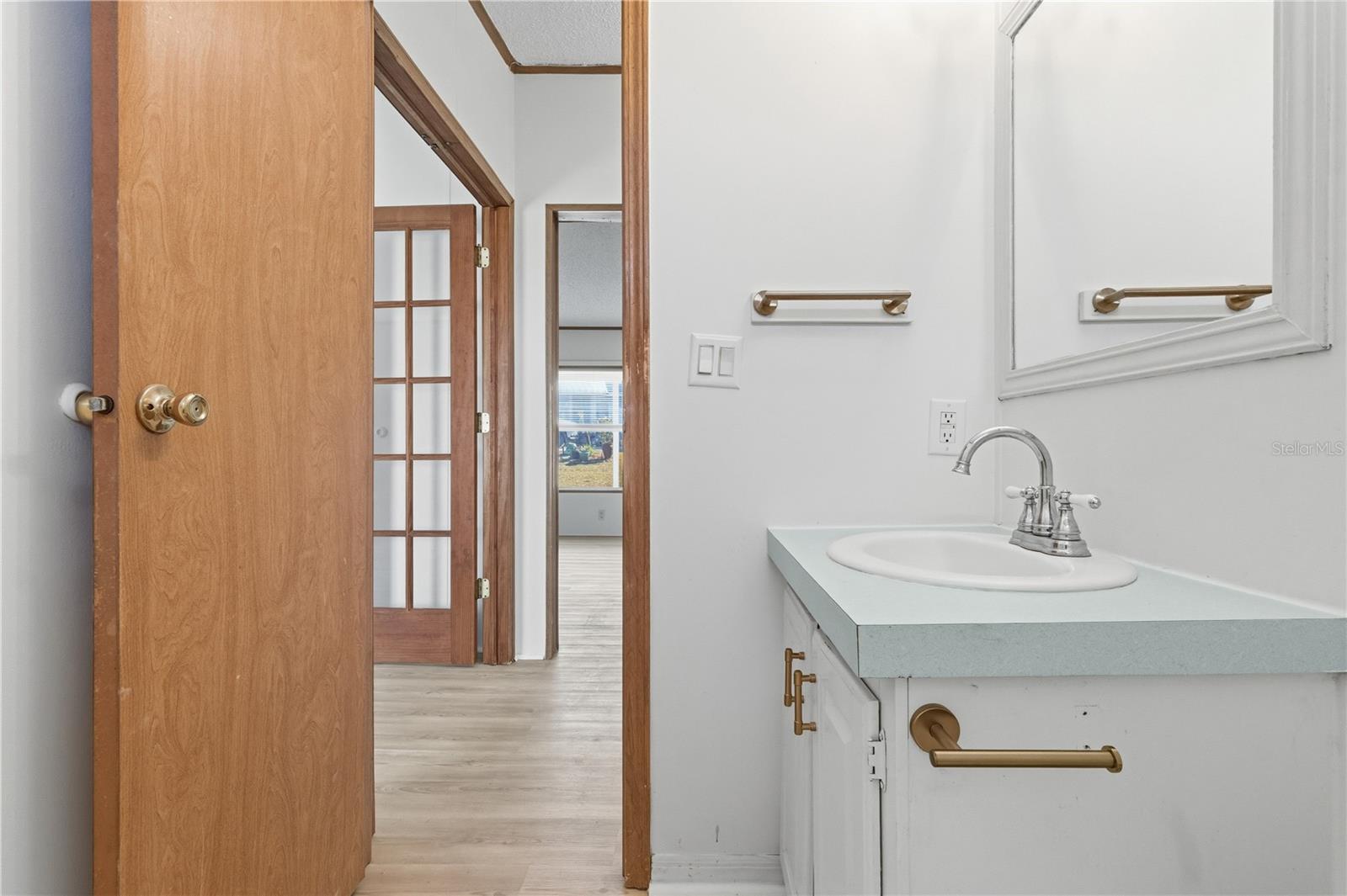 Image 28 of 62 For 7964 6th Place