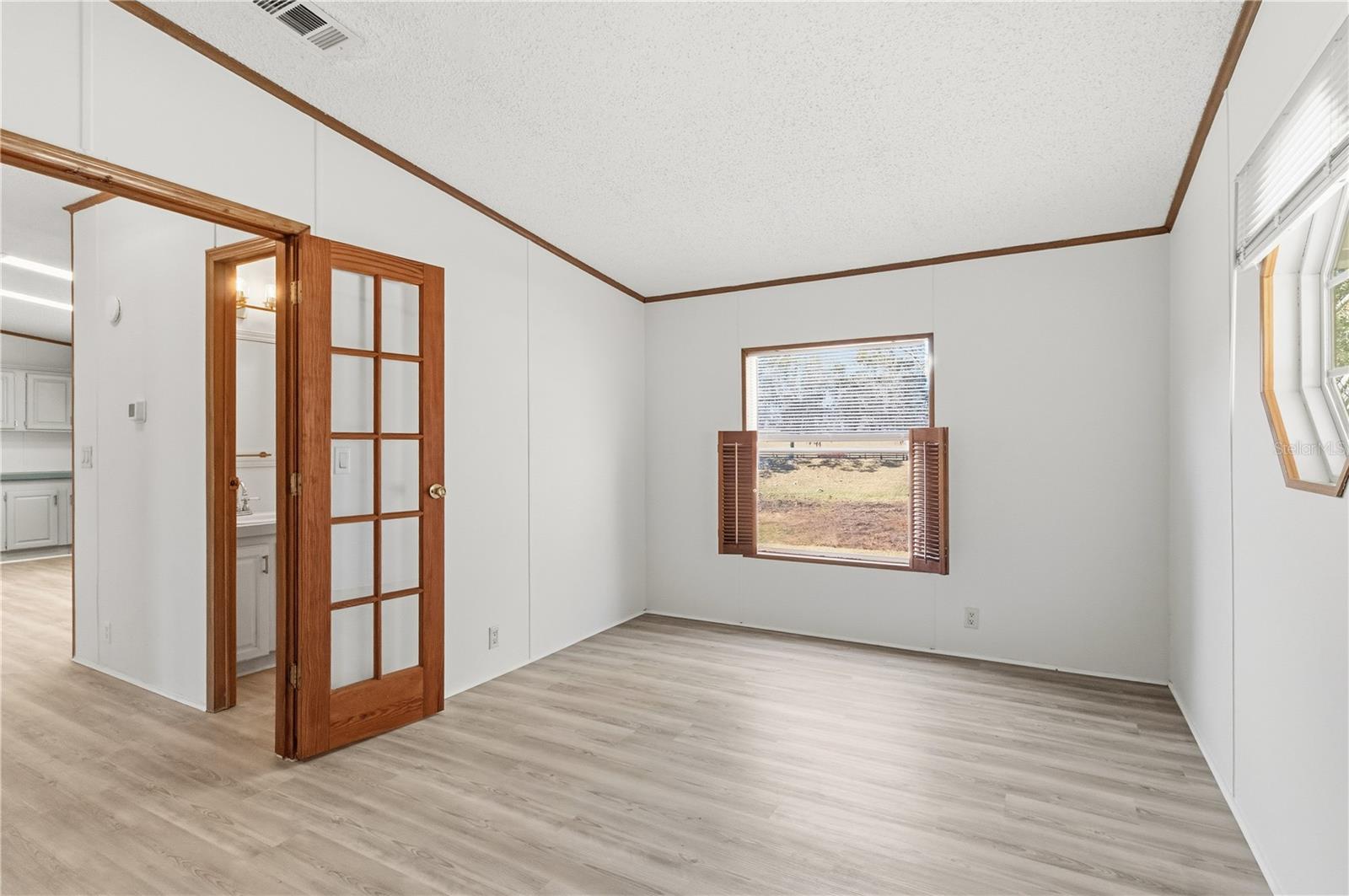 Image 30 of 62 For 7964 6th Place