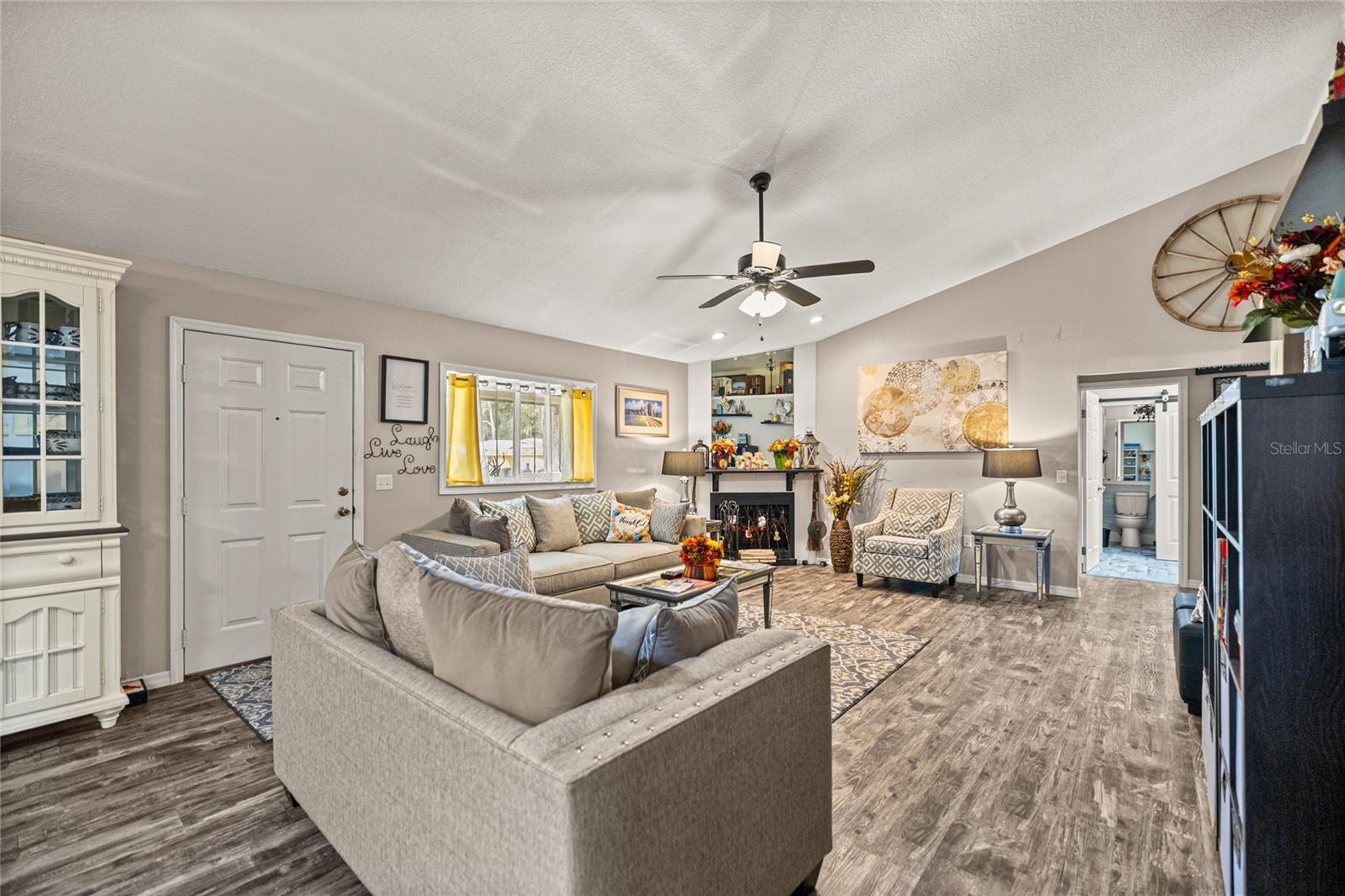 Image 3 of 35 For 2535 8th Avenue