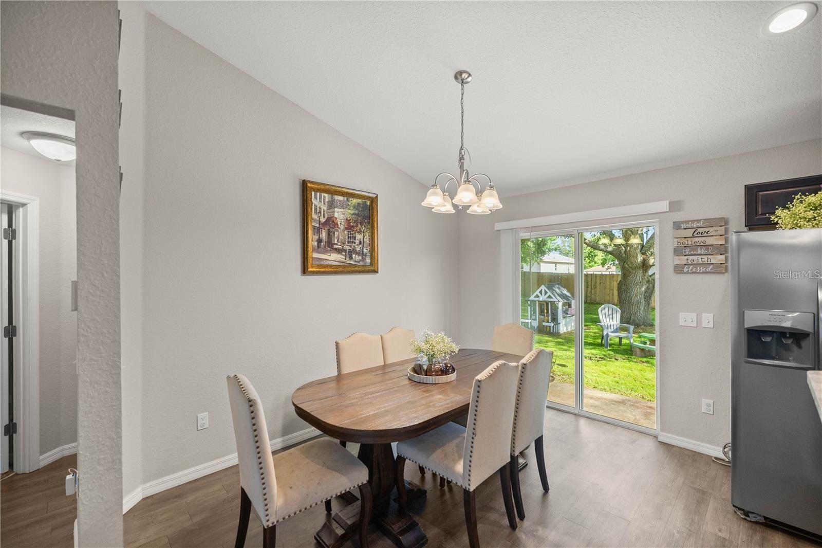 Image 14 of 30 For 7 Poplar Court