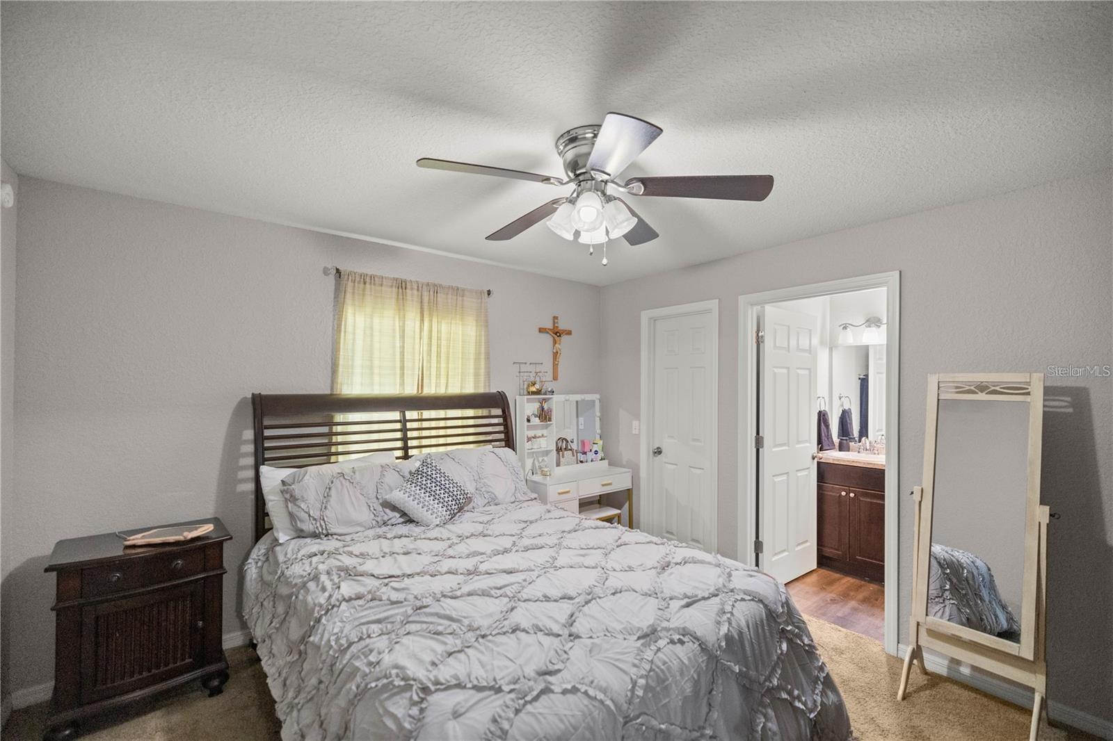 Image 18 of 30 For 7 Poplar Court