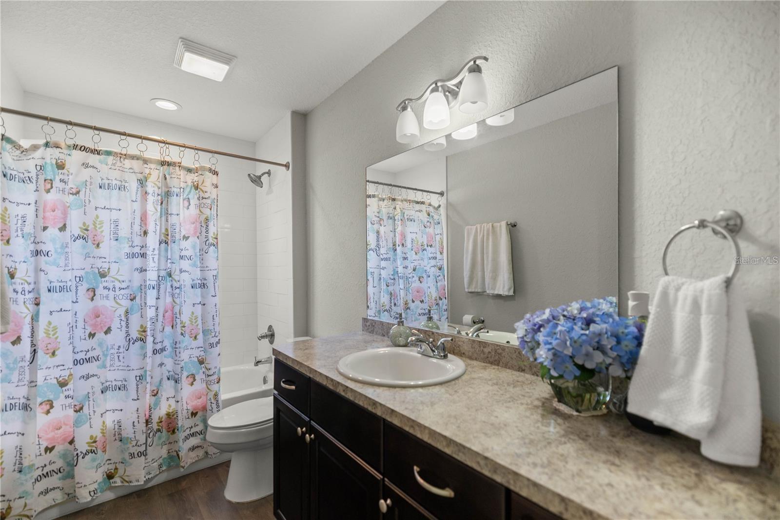 Image 21 of 30 For 7 Poplar Court