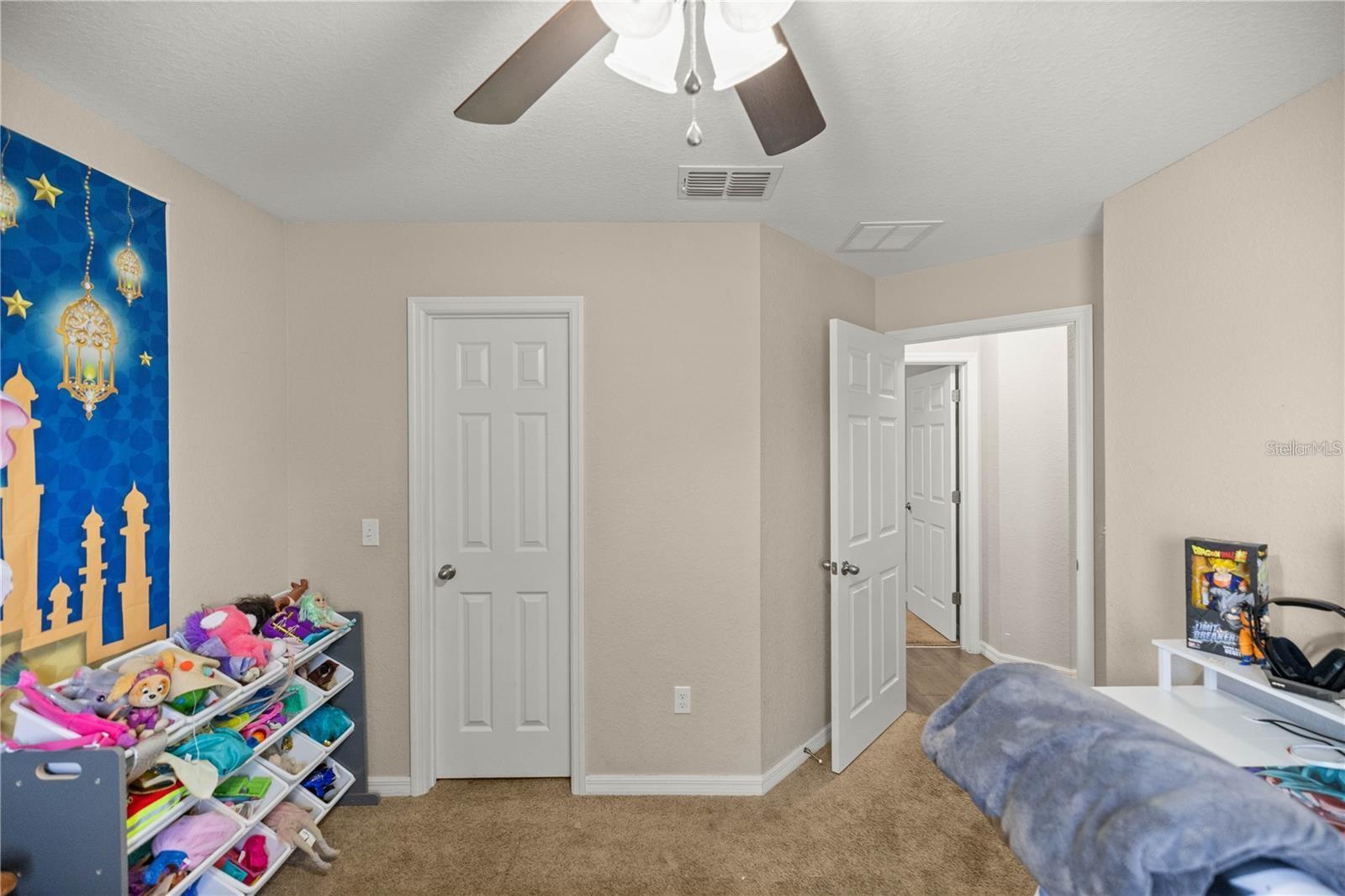 Image 23 of 30 For 7 Poplar Court