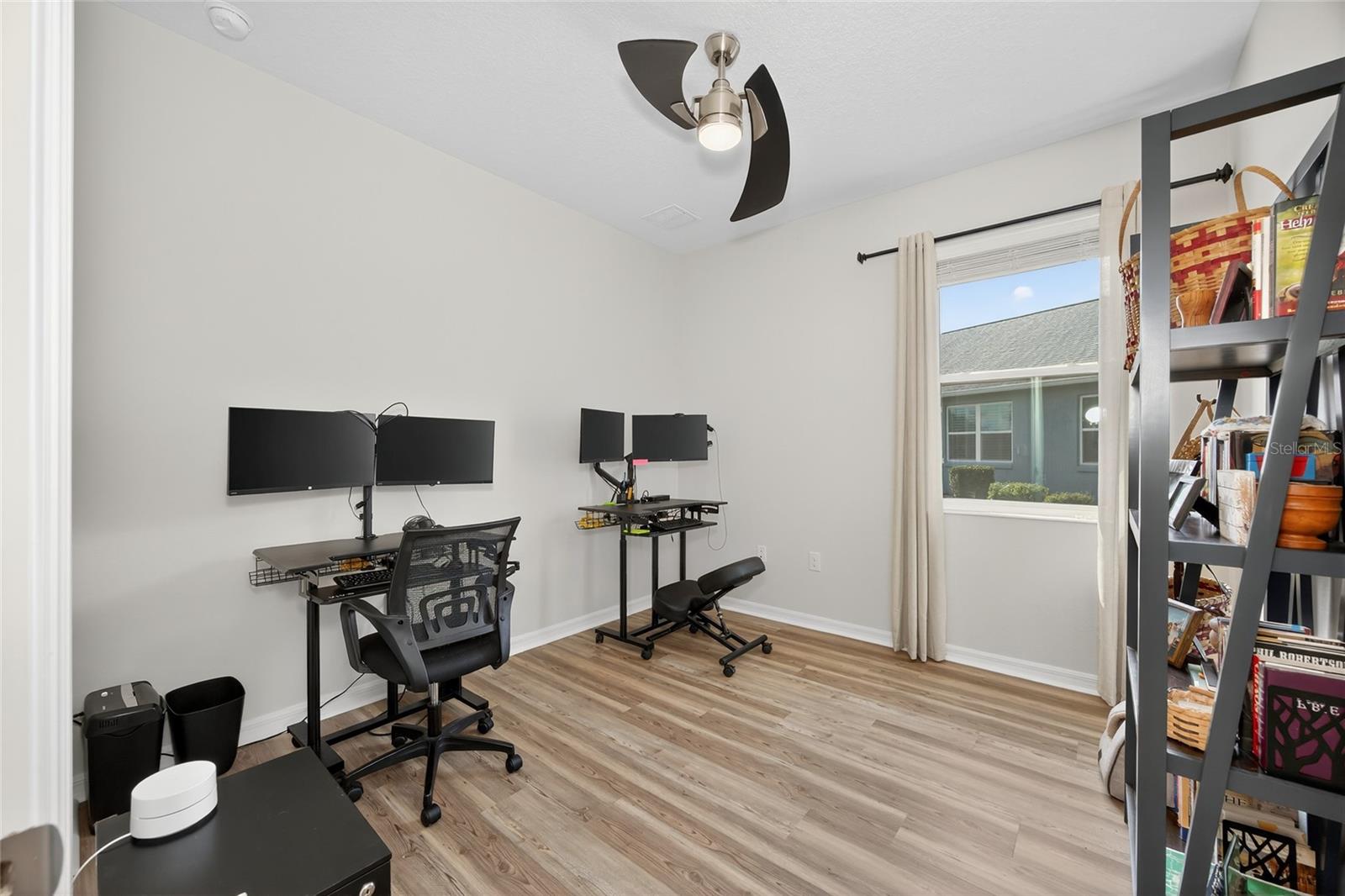 Image 17 of 27 For 7980 87th Loop