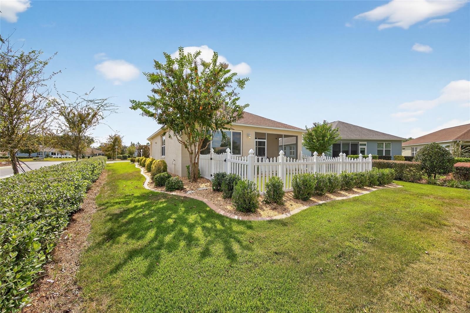 Image 22 of 27 For 7980 87th Loop