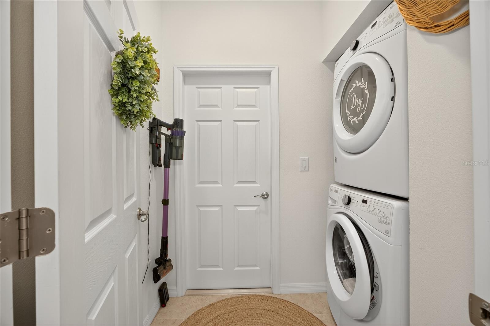 Image 24 of 27 For 7980 87th Loop