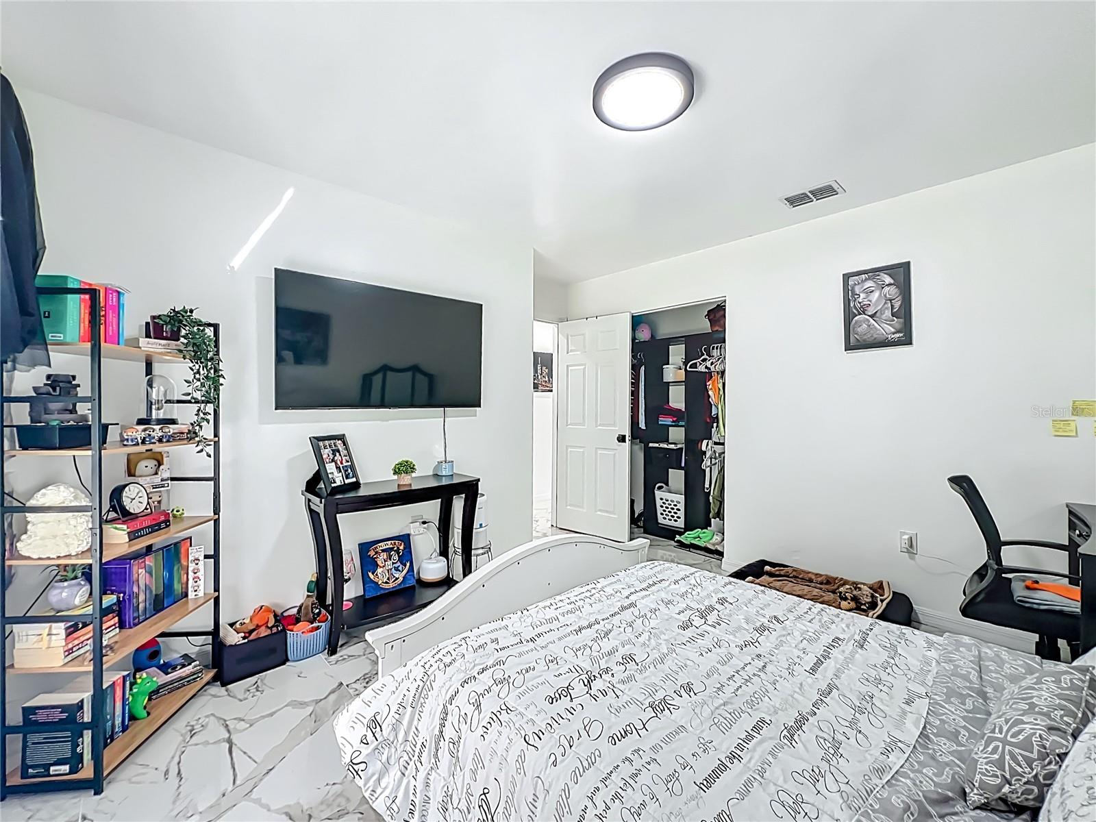 Image 24 of 56 For 21668 Peach Blossom Street