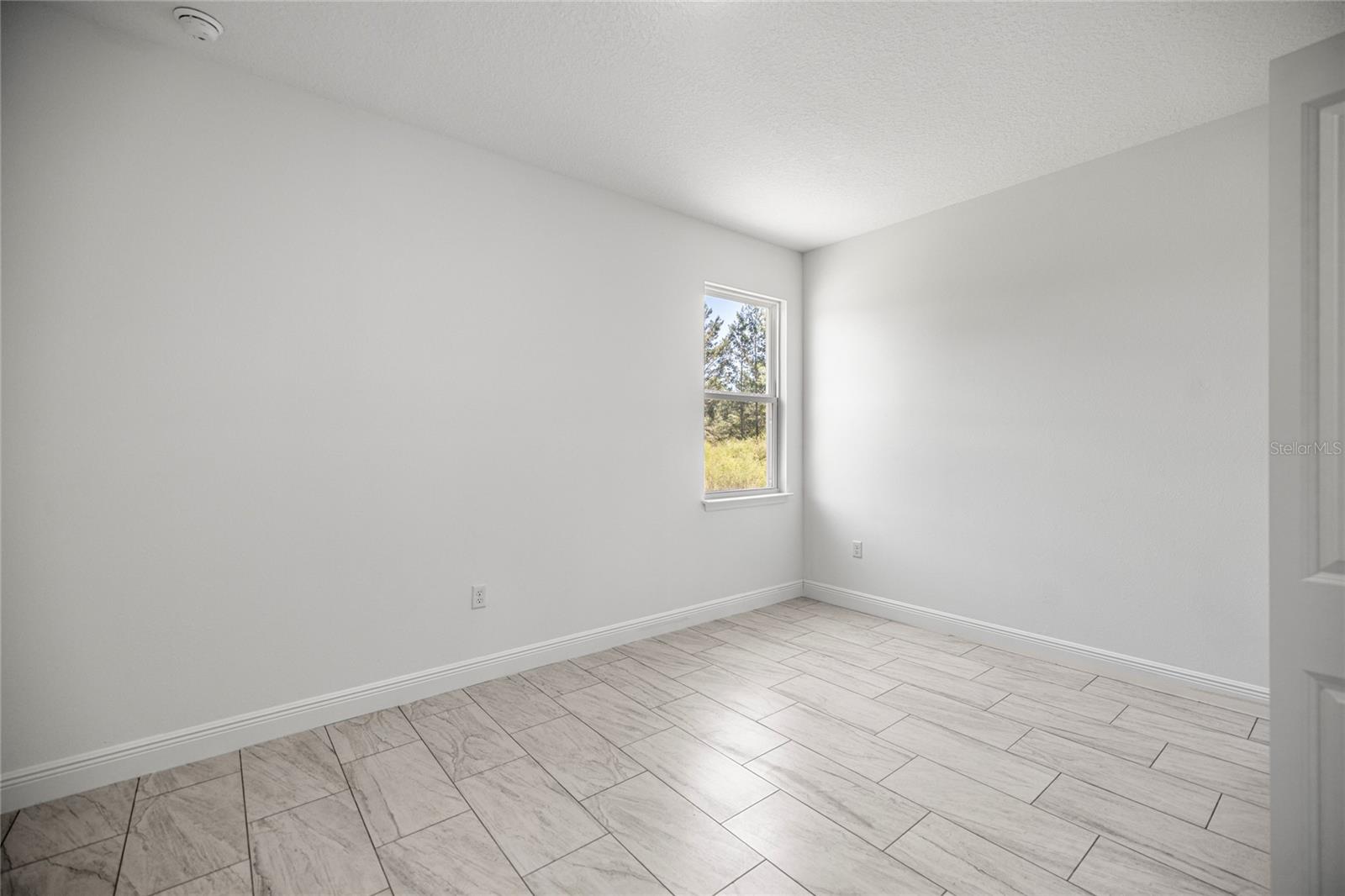 Image 19 of 28 For 16815 41st Avenue Road