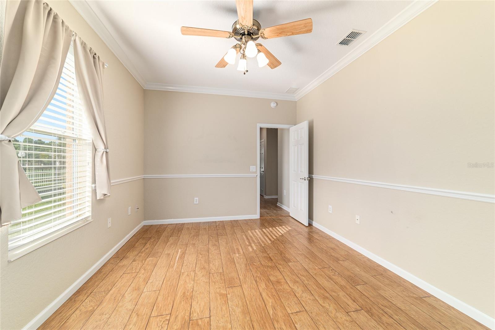 Image 46 of 87 For 9539 71st Loop