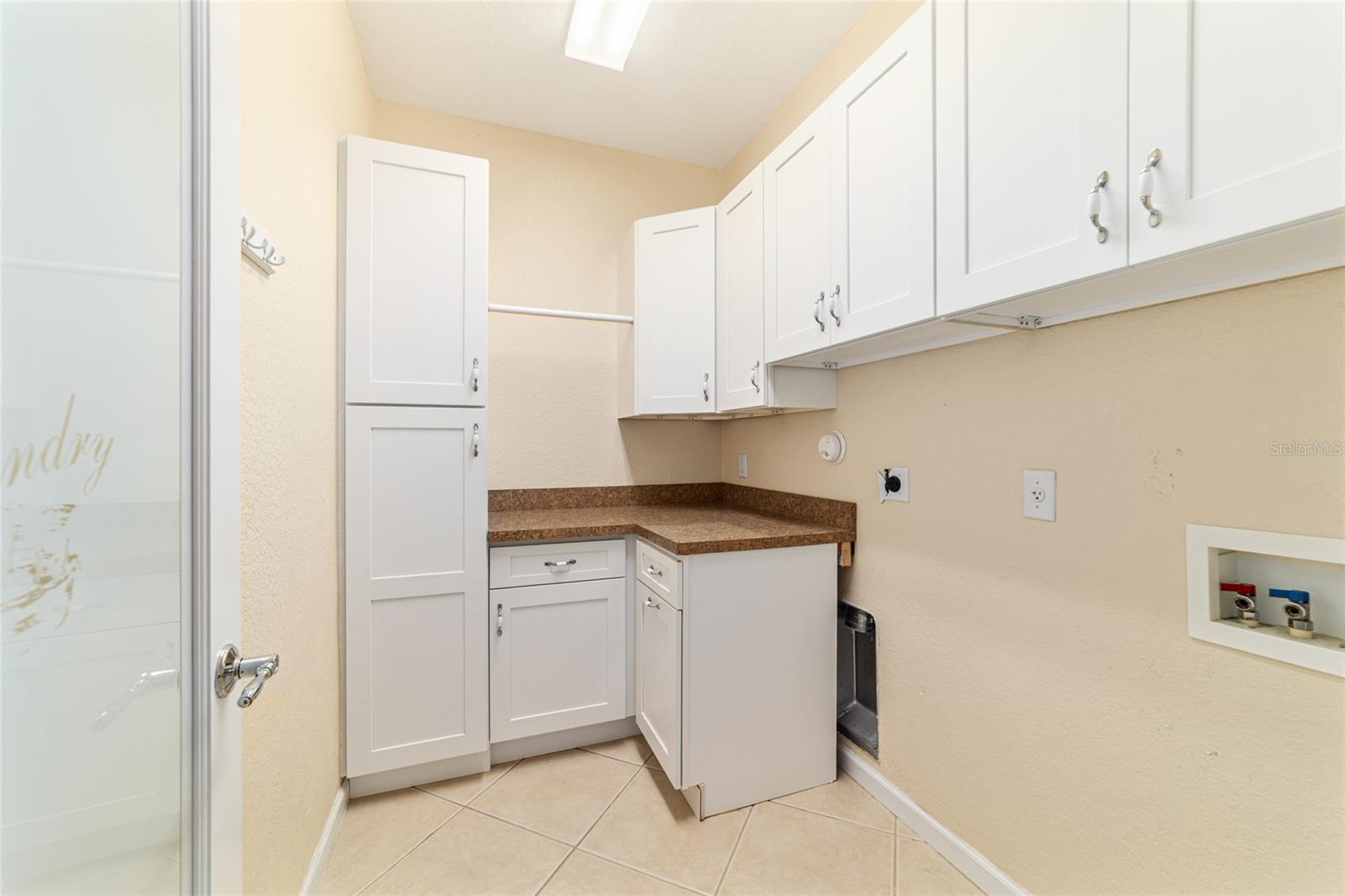 Image 47 of 87 For 9539 71st Loop