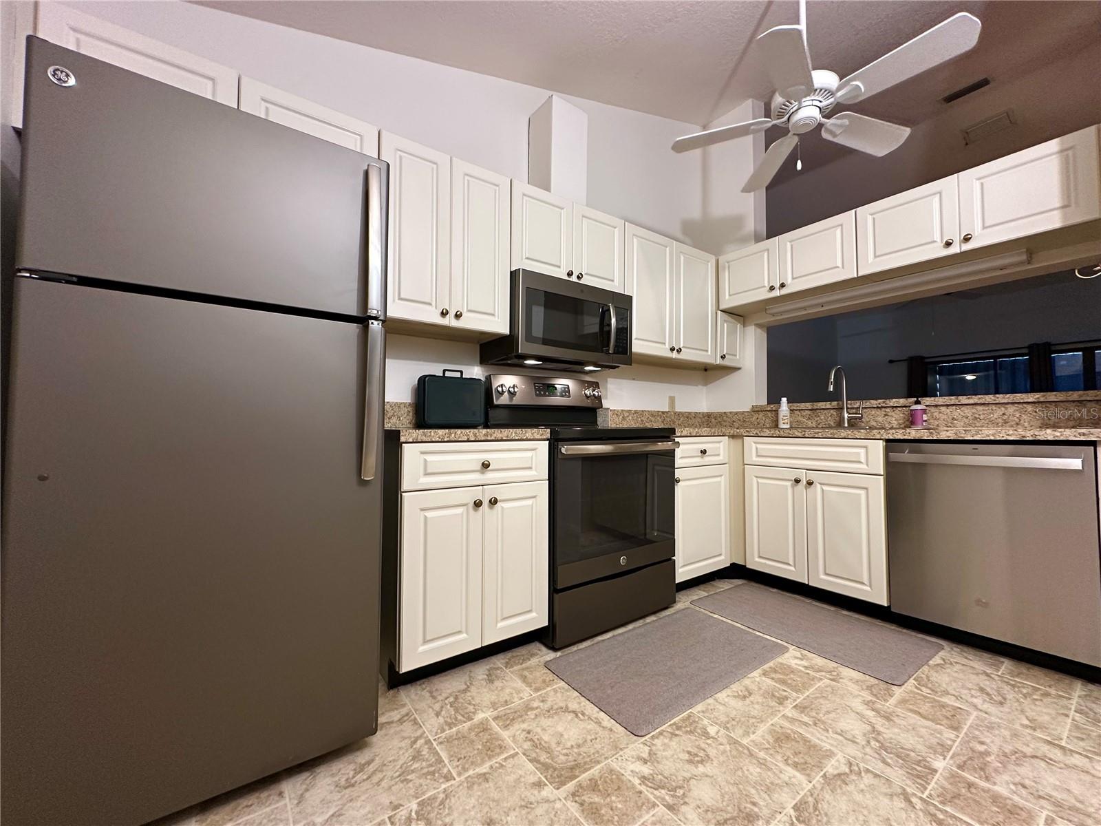 Image 11 of 19 For 5685 Marina Drive 4