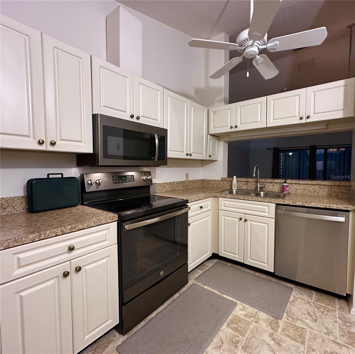 Image 12 of 19 For 5685 Marina Drive 4