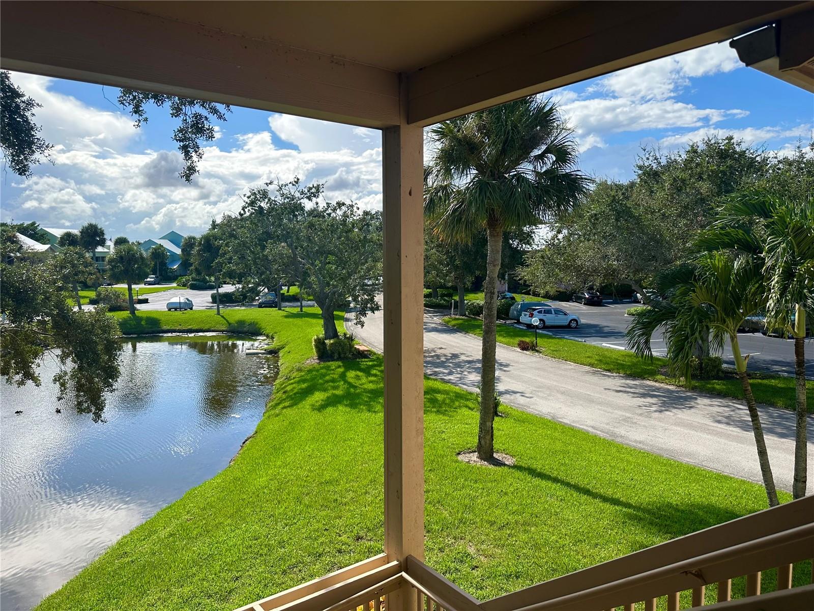 Image 3 of 19 For 5685 Marina Drive 4