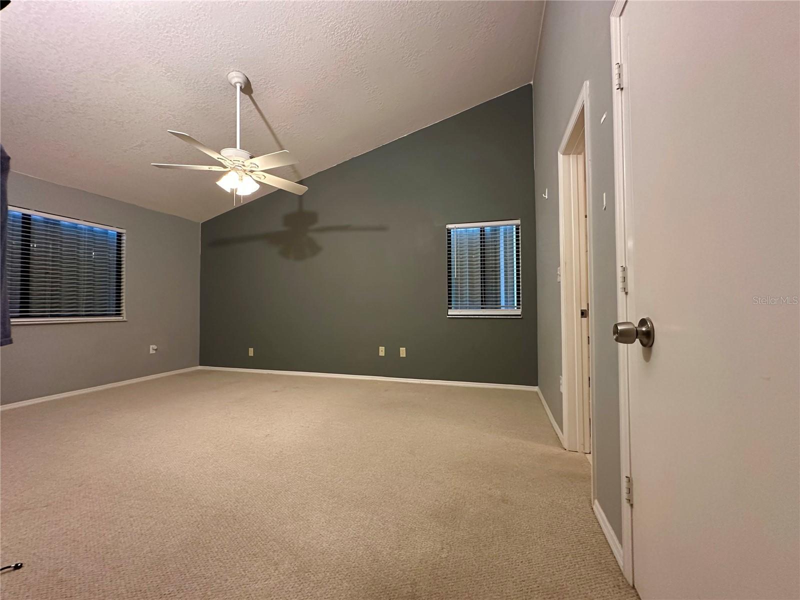 Image 6 of 19 For 5685 Marina Drive 4