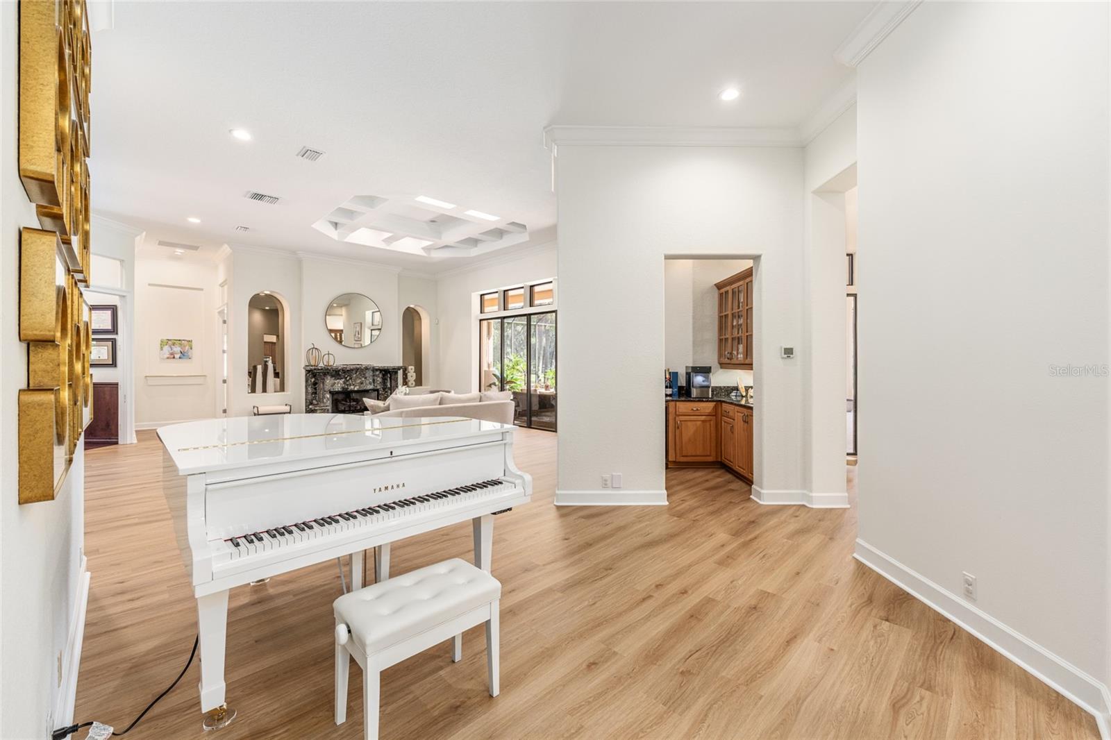 Image 10 of 76 For 708 44th Road