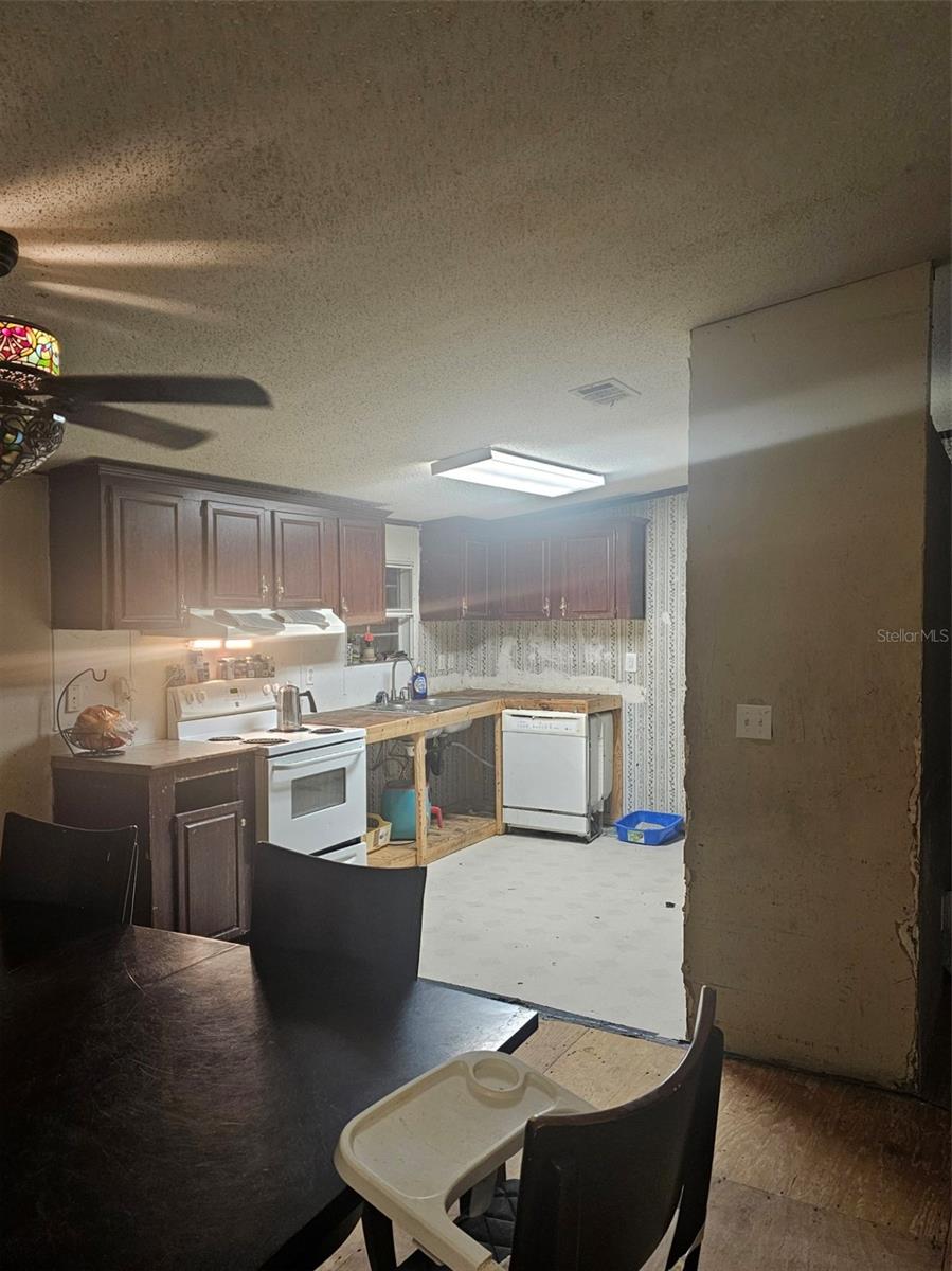 Image 33 of 55 For 18111 24th Street