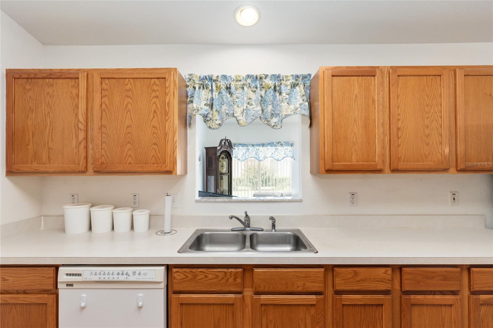 Image 18 of 46 For 11587 139th Place