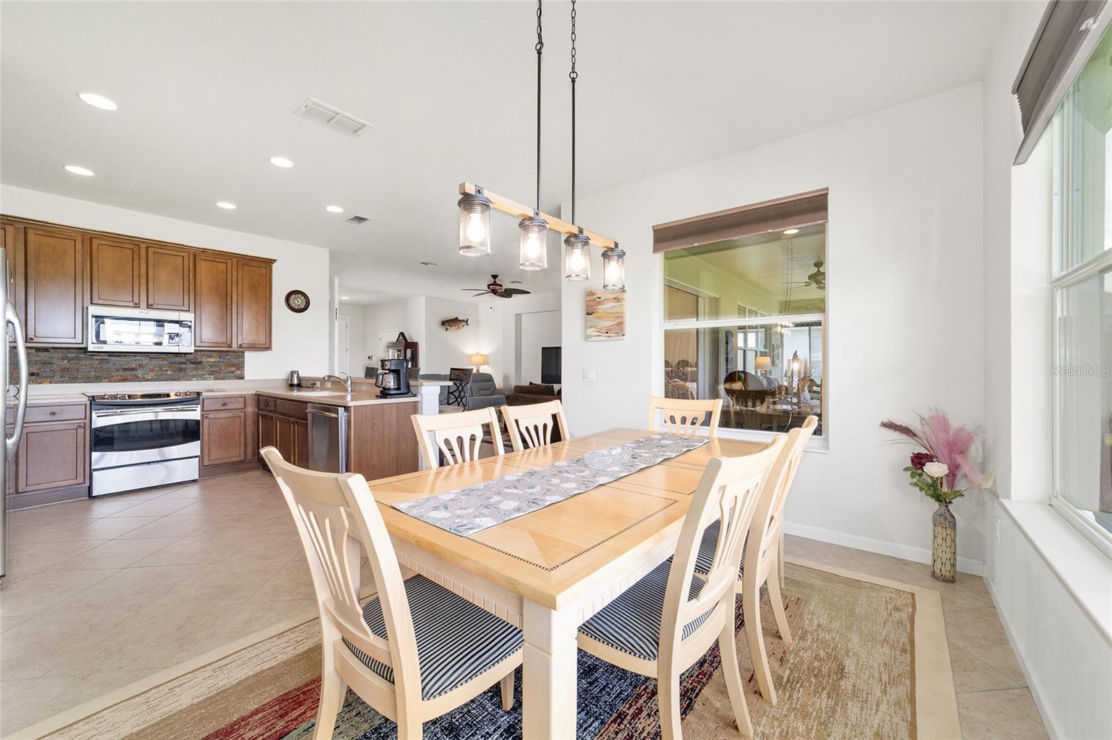 Image 21 of 44 For 7346 101st Court