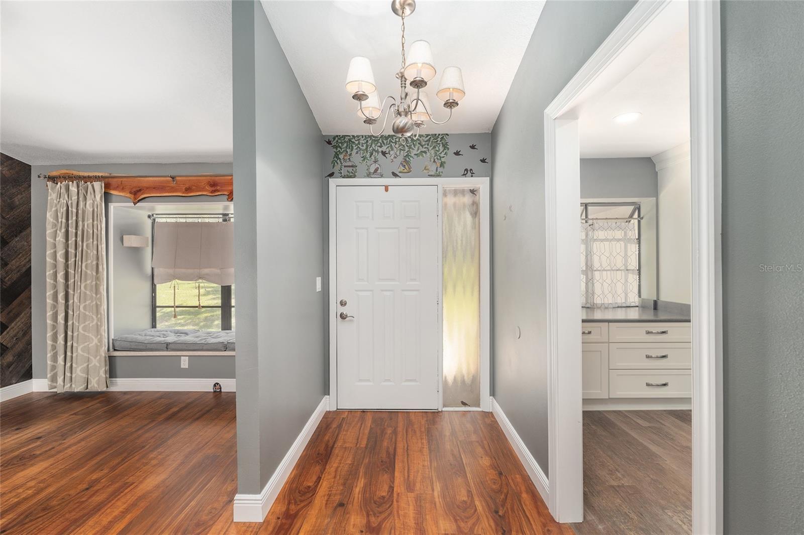 Listing photo id 12 for 3883 Westwind Court