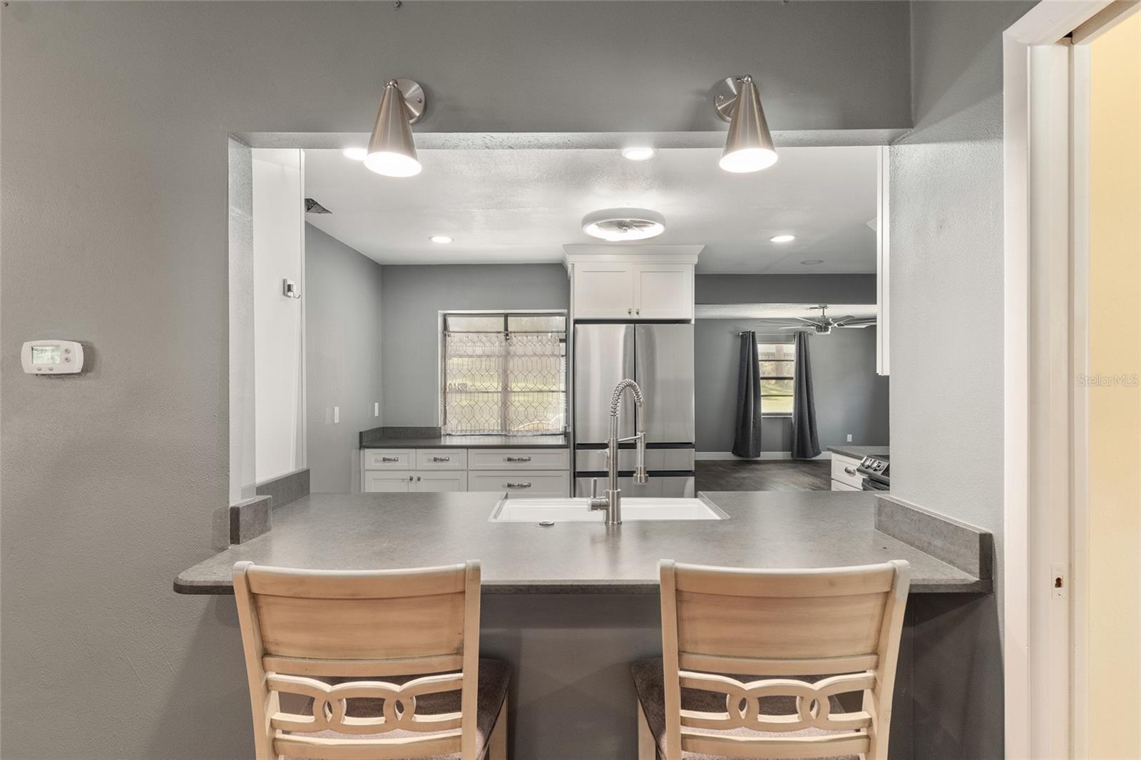 Listing photo id 14 for 3883 Westwind Court