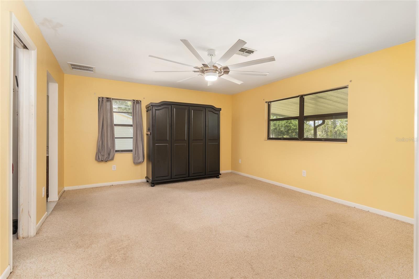 Listing photo id 19 for 3883 Westwind Court