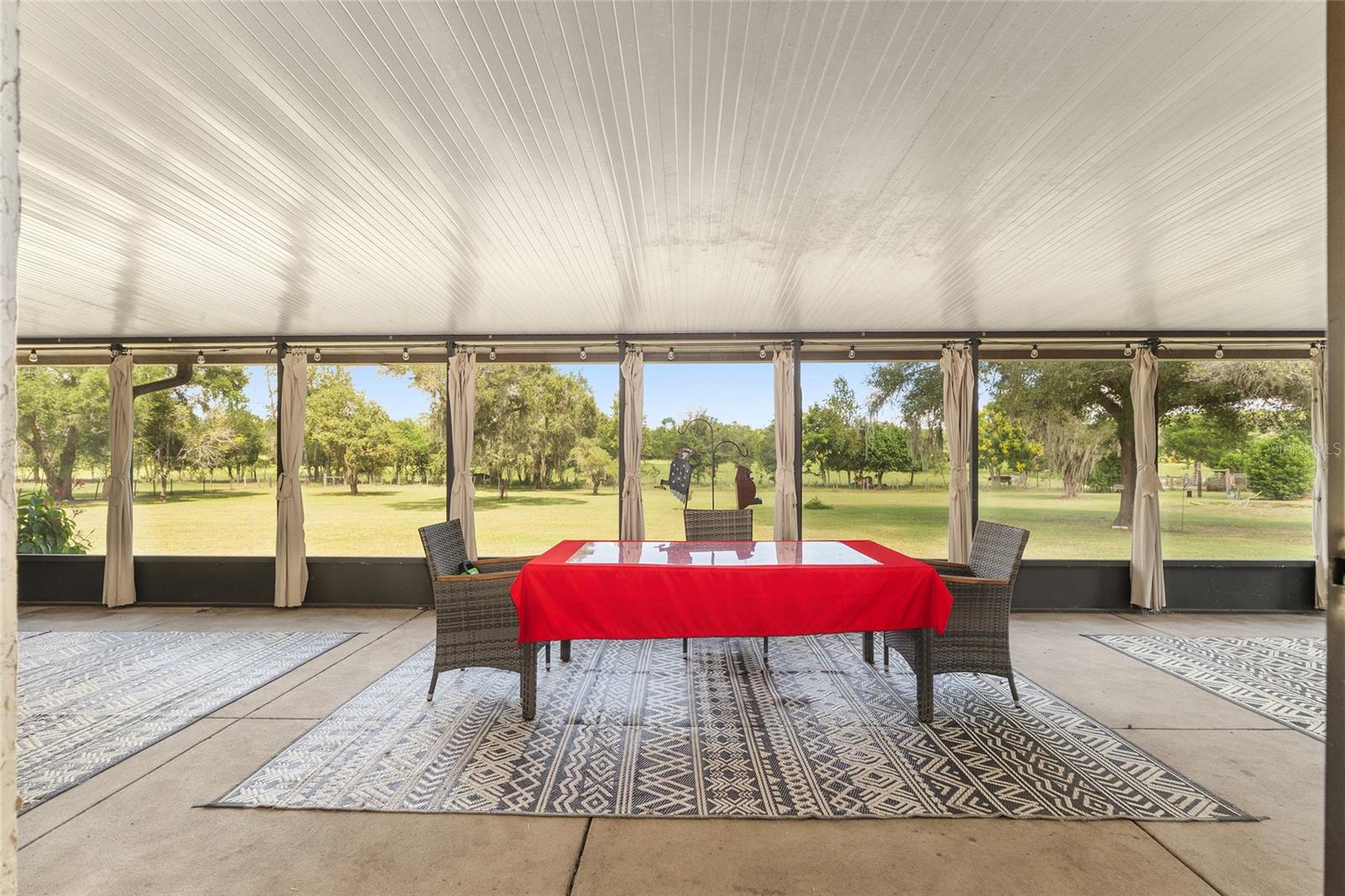 Listing photo id 33 for 3883 Westwind Court