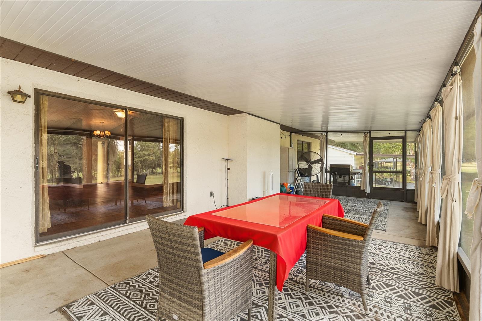 Listing photo id 35 for 3883 Westwind Court