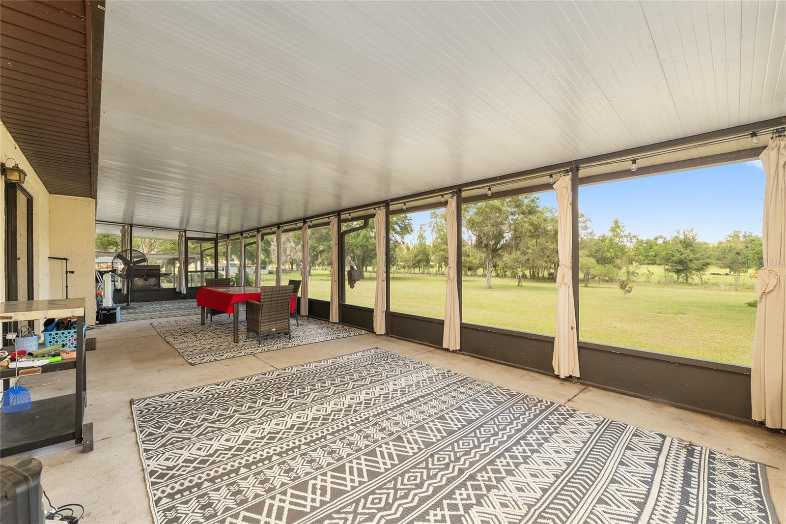 Listing photo id 36 for 3883 Westwind Court
