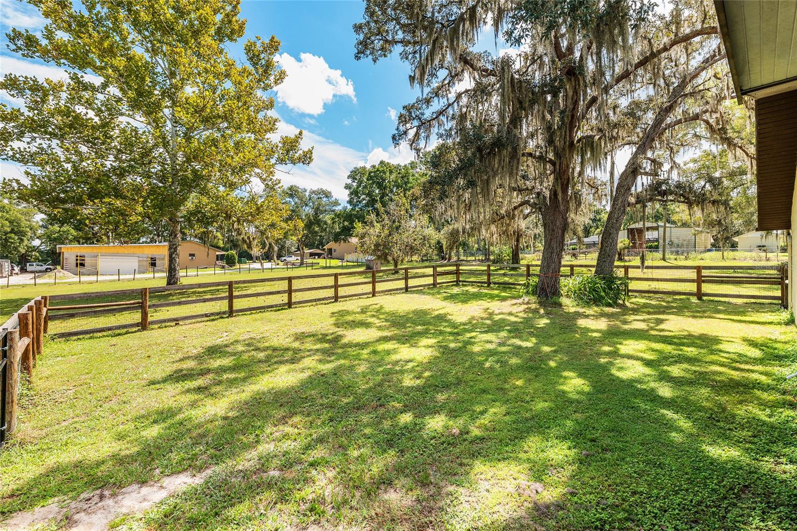 Listing photo id 46 for 3883 Westwind Court