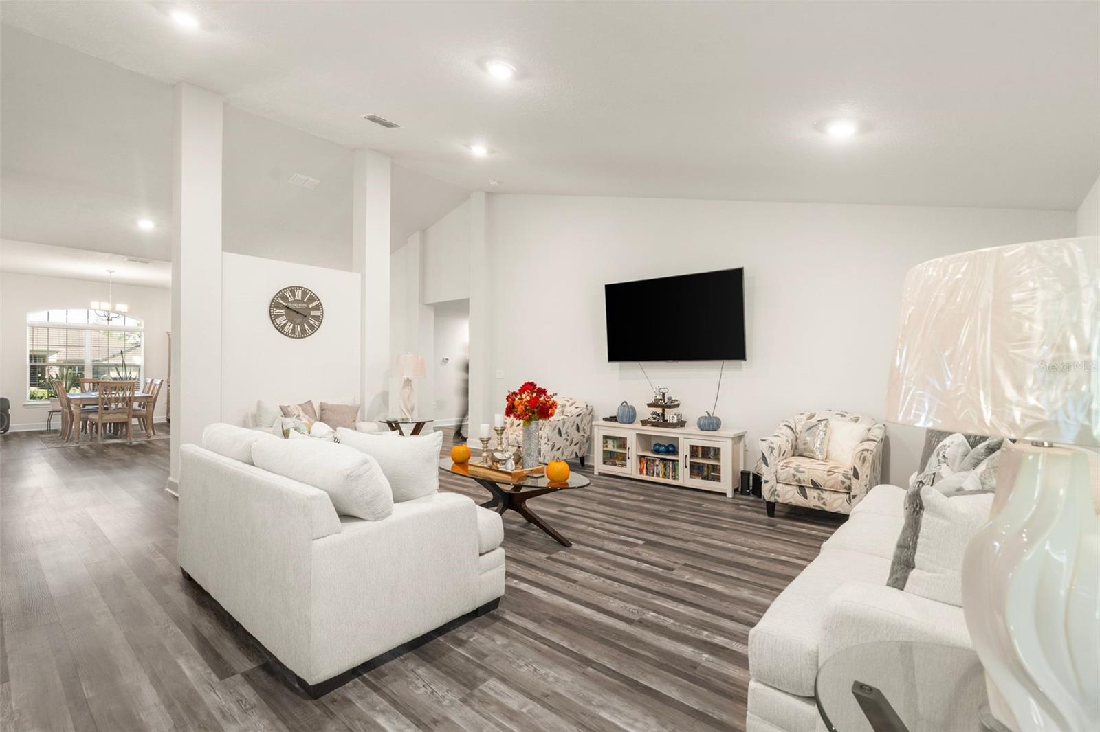 Image 12 of 39 For 560 113th Circle