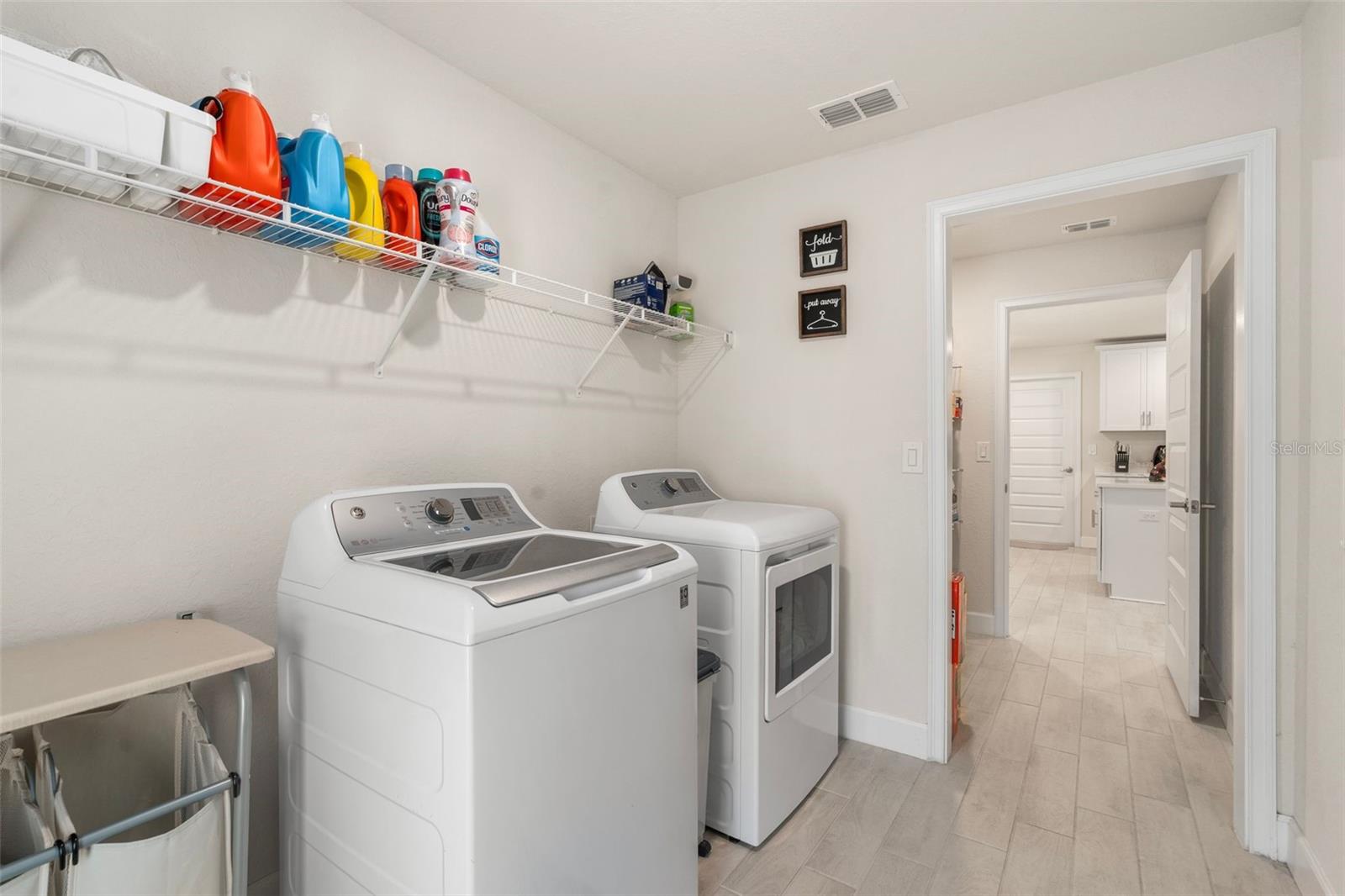 Image 16 of 39 For 560 113th Circle