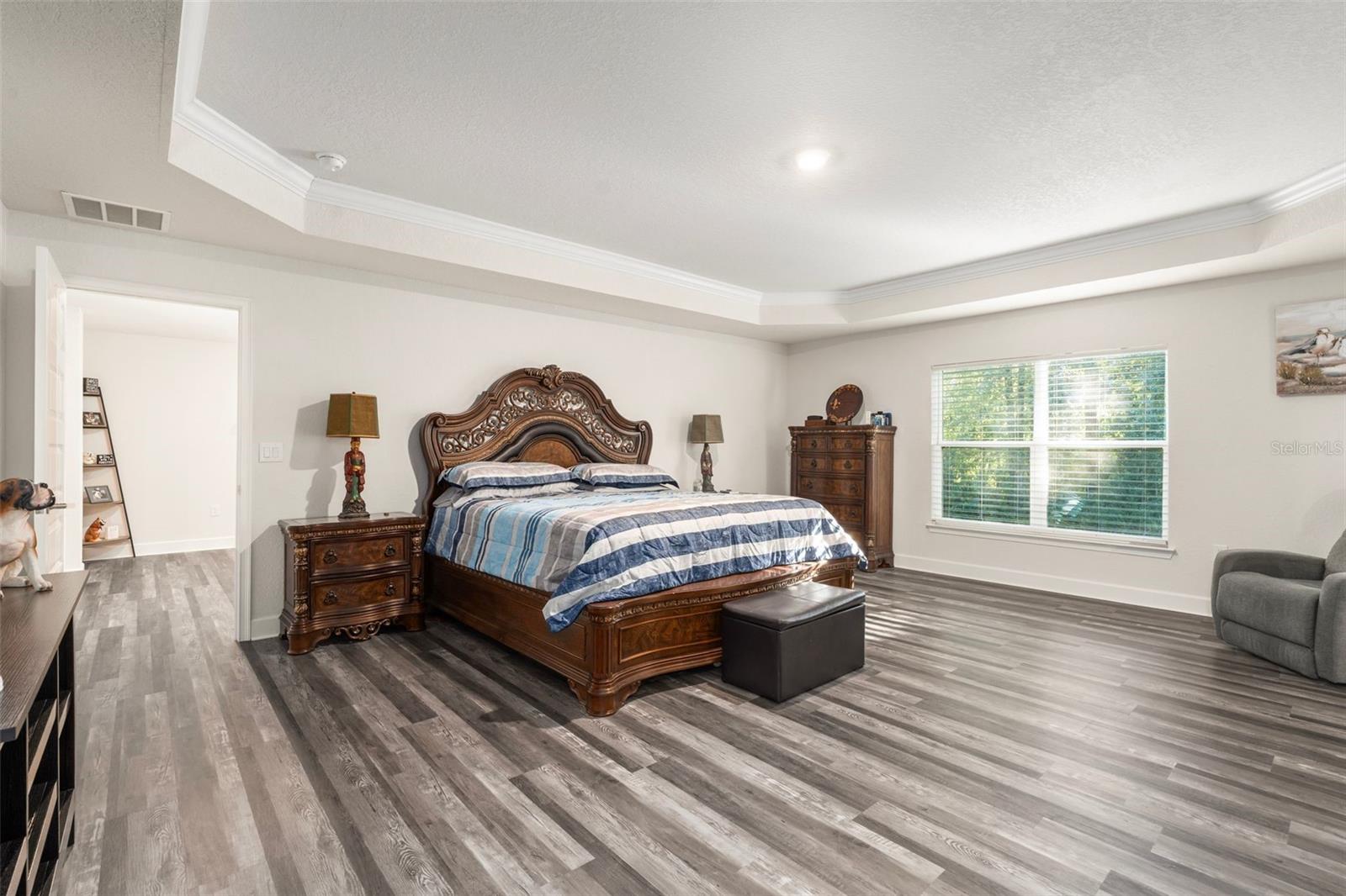 Image 17 of 39 For 560 113th Circle