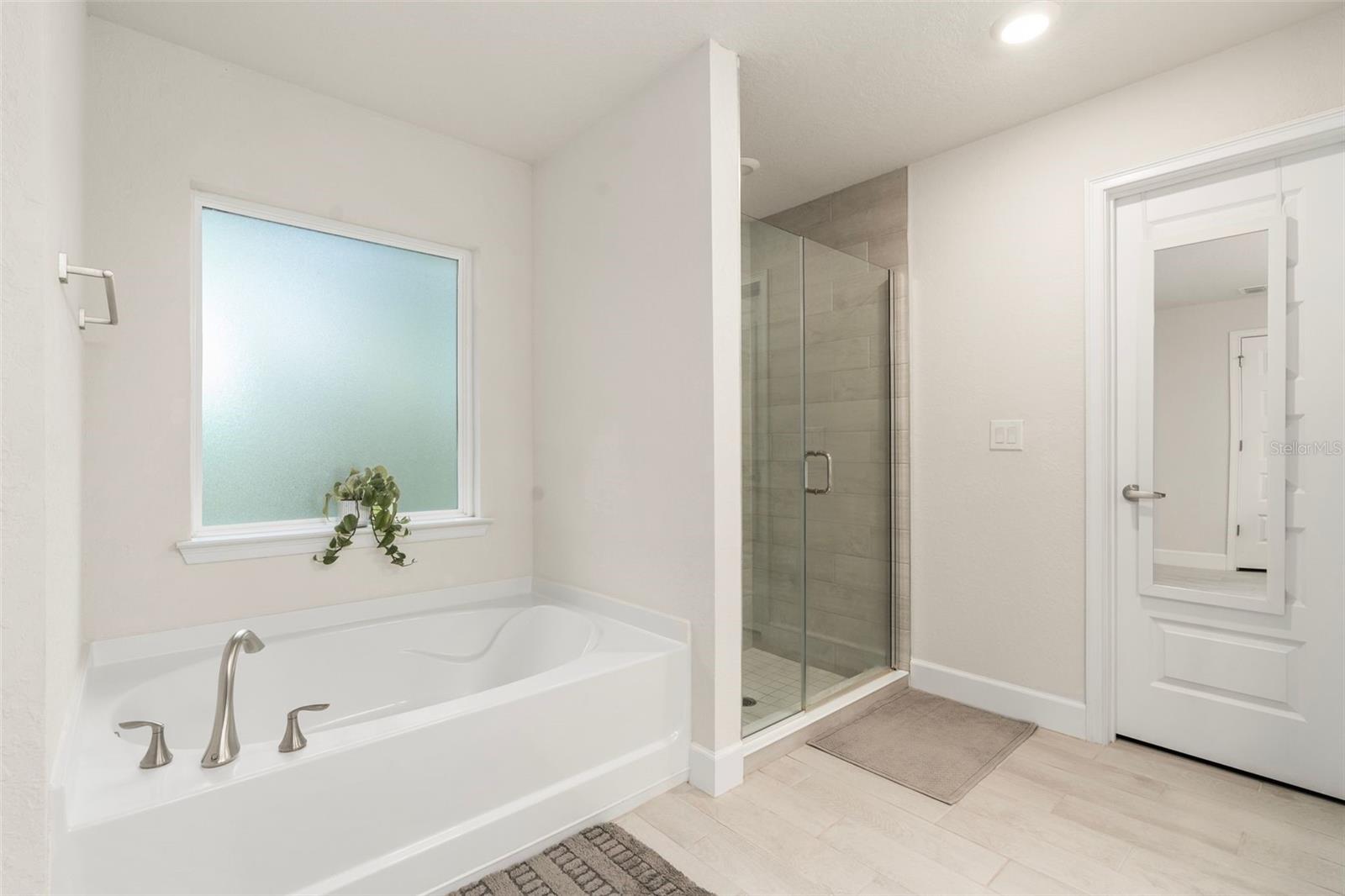 Image 19 of 39 For 560 113th Circle