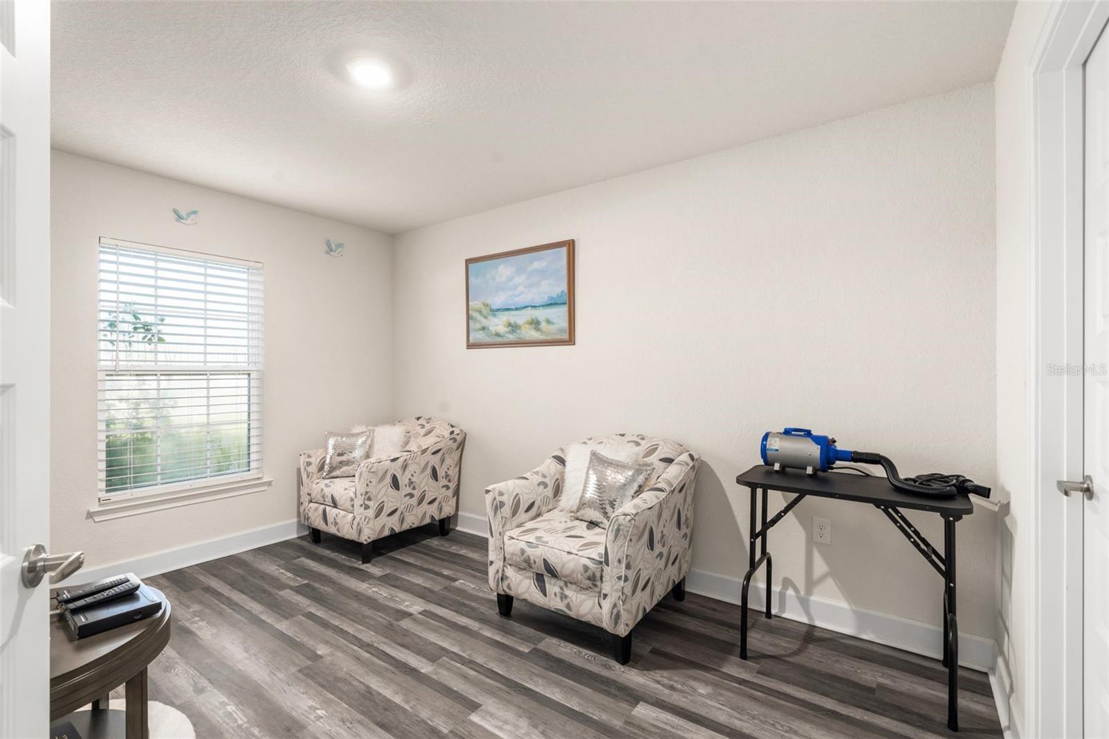 Image 22 of 39 For 560 113th Circle