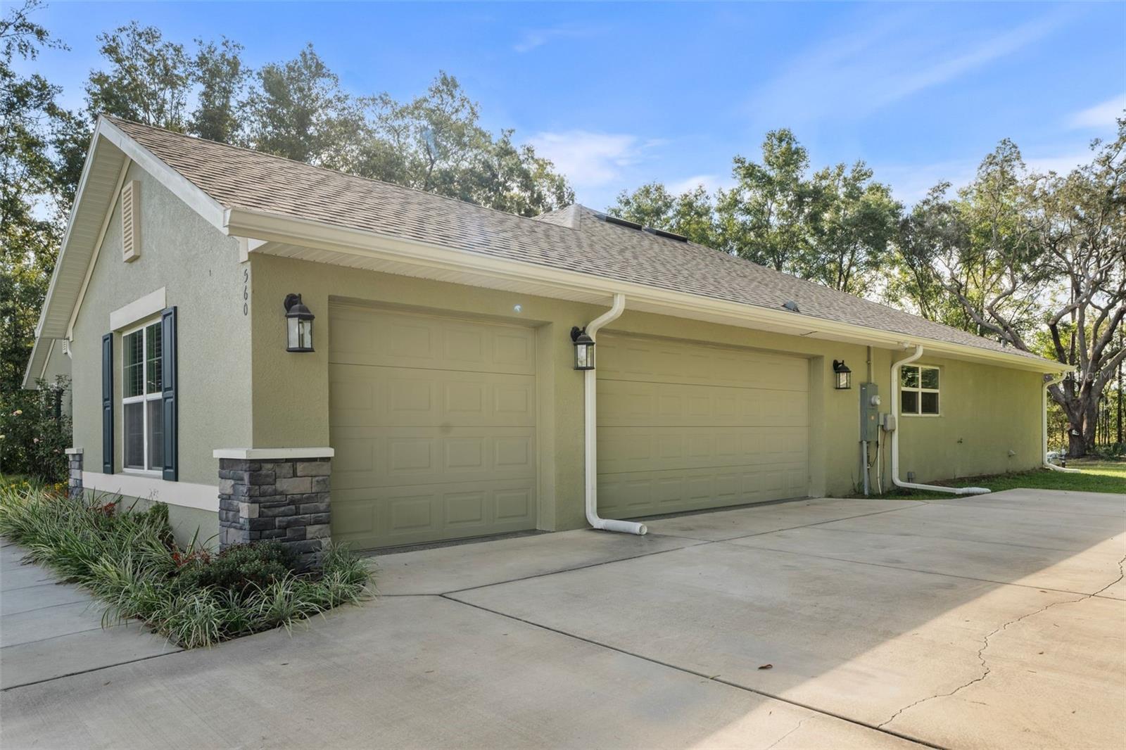 Image 25 of 39 For 560 113th Circle