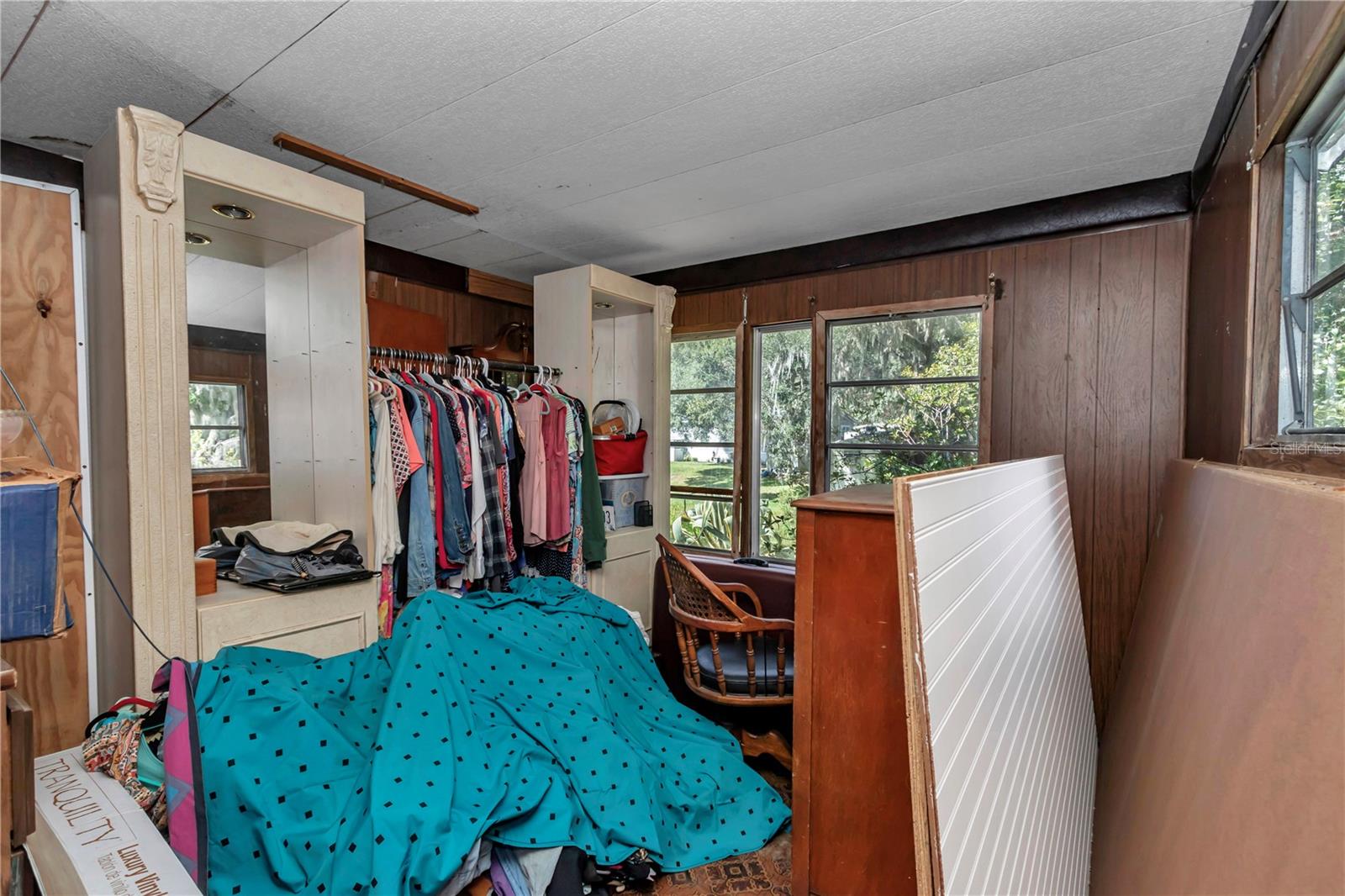 Image 12 of 33 For 18436 4th Terrace