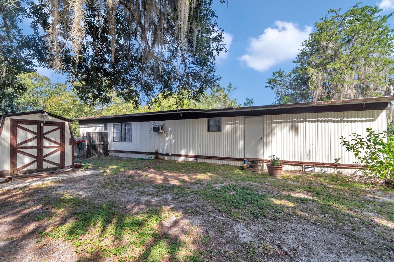 Image 13 of 33 For 18436 4th Terrace