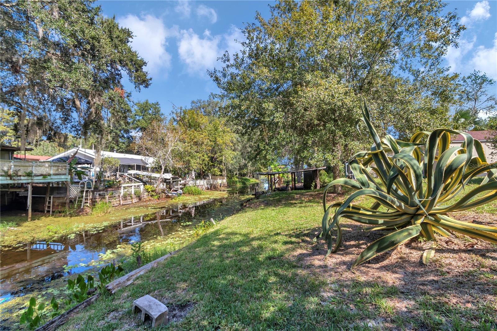 Image 18 of 33 For 18436 4th Terrace